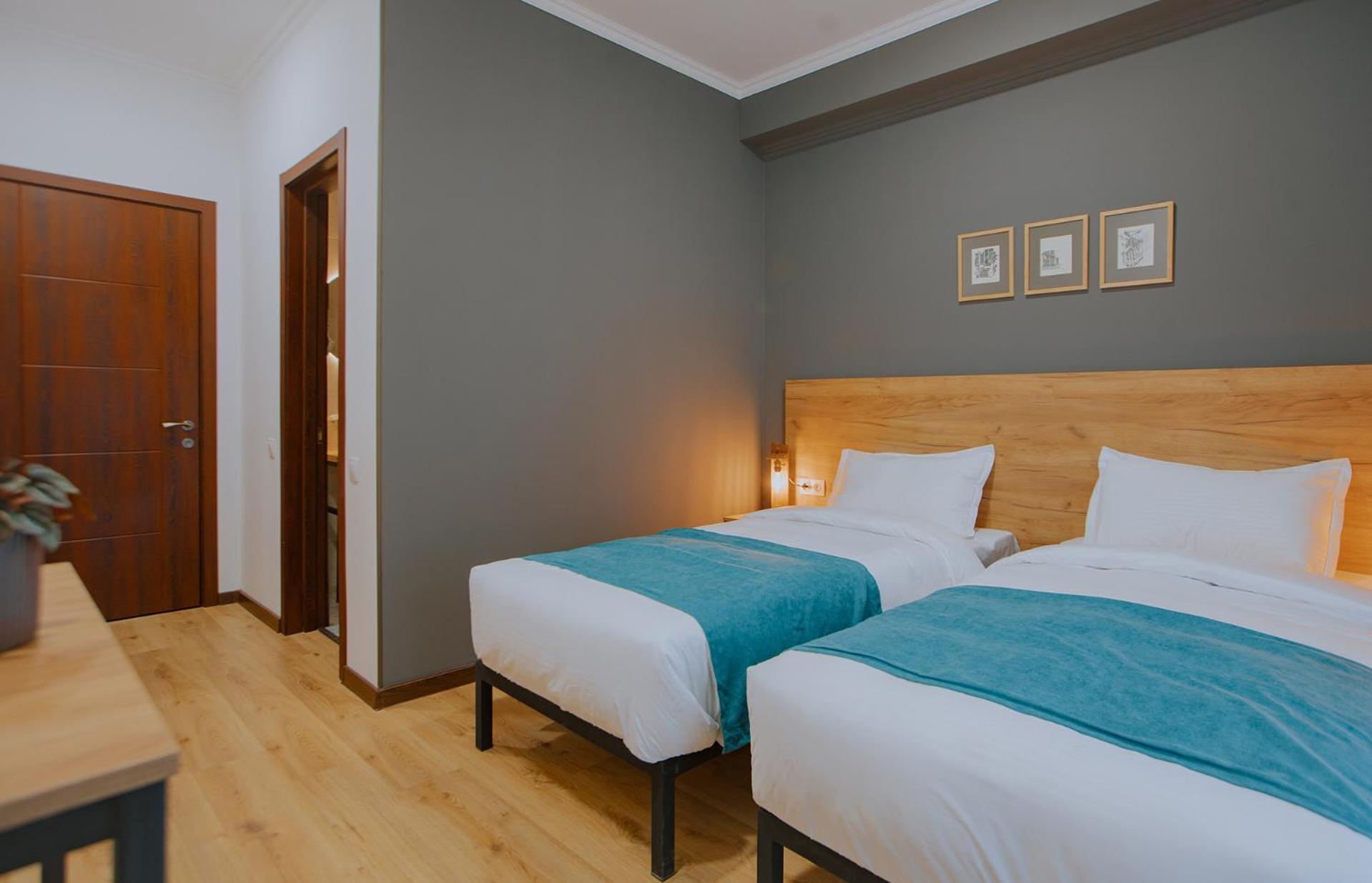 Twin Room with Mountain View photo 2