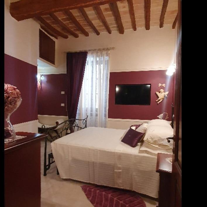 Deluxe Double Room - Photo 11
