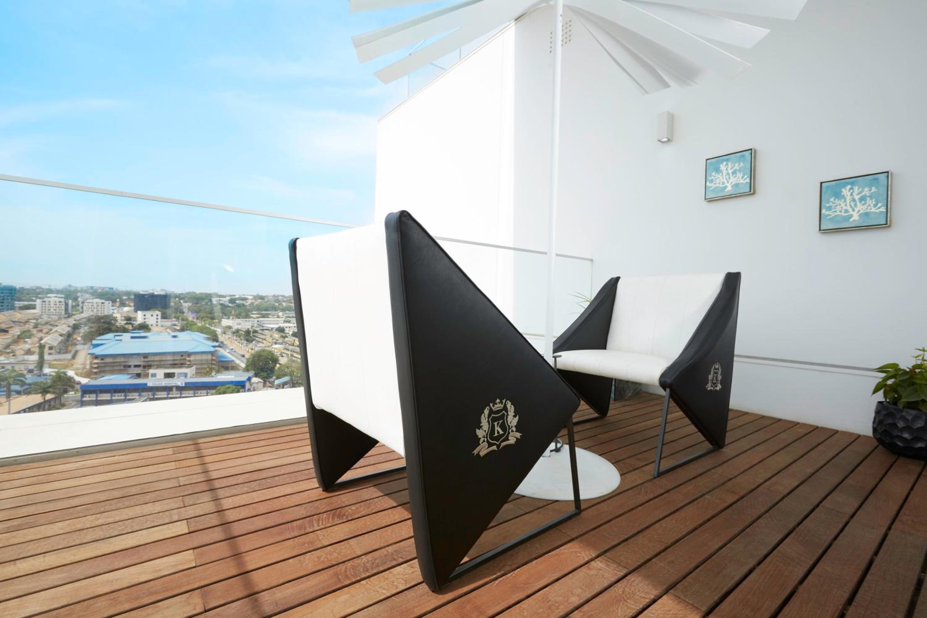 King Suite - Photo 11