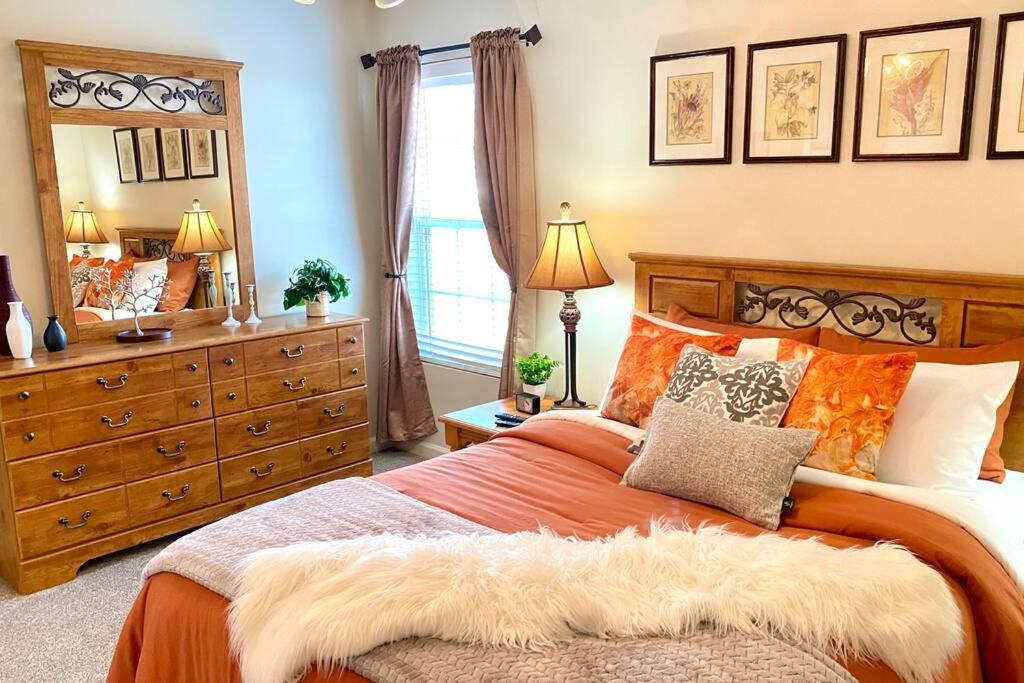 Three-Bedroom Apartment photo 1