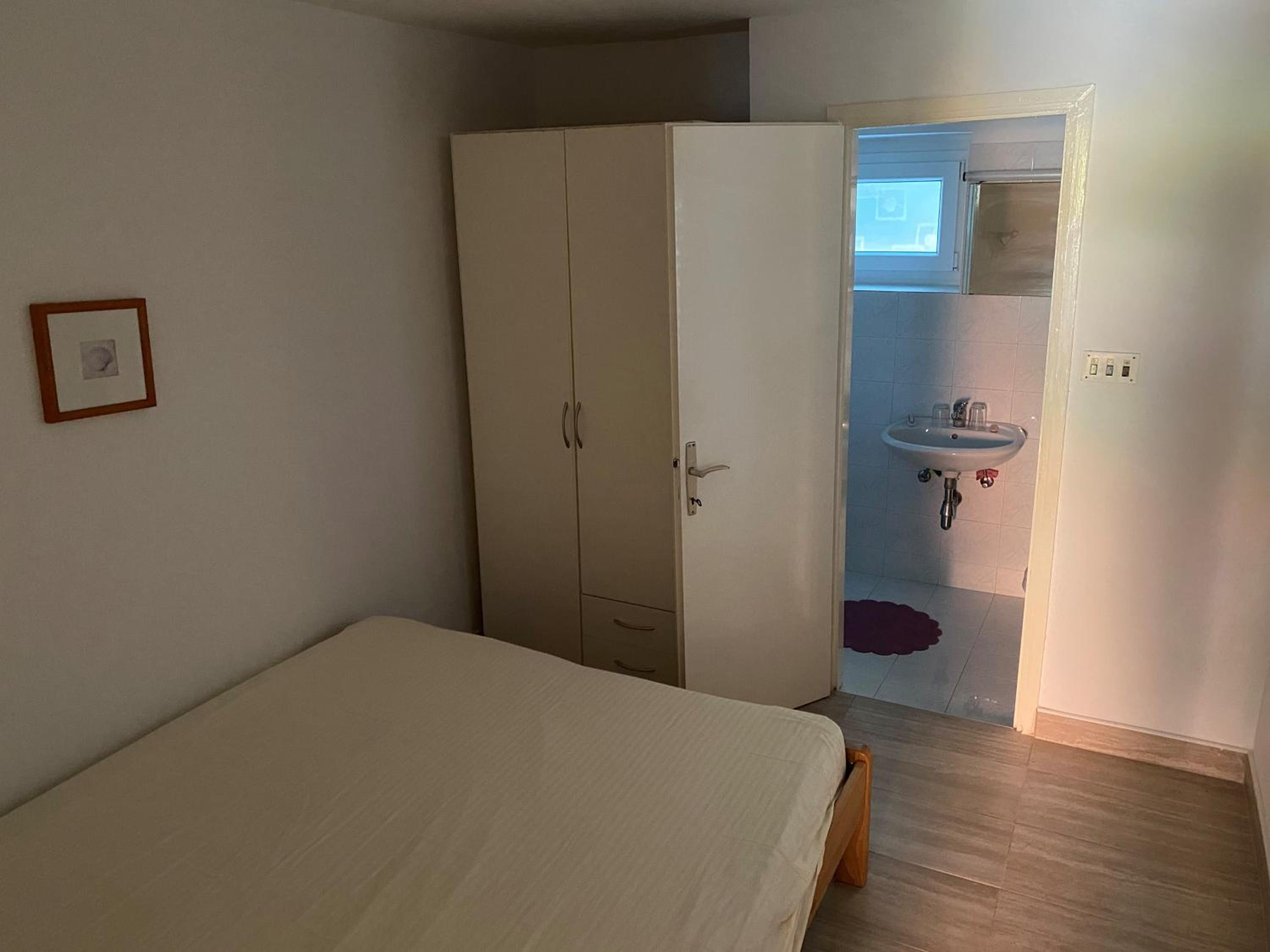 One-Bedroom House photo 1