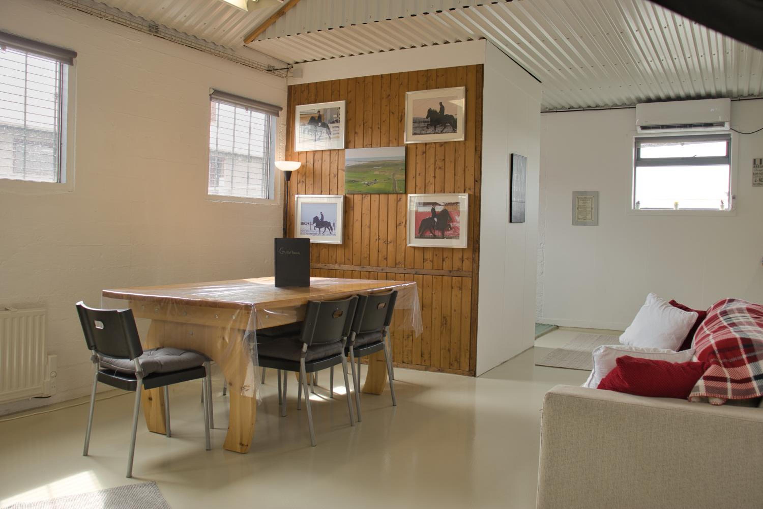 Double Room with Shared Bathroom photo 3