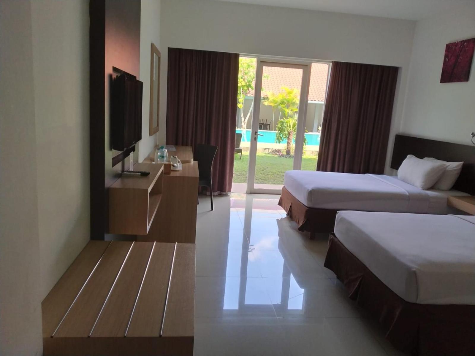 Double Room with Balcony - Photo 1