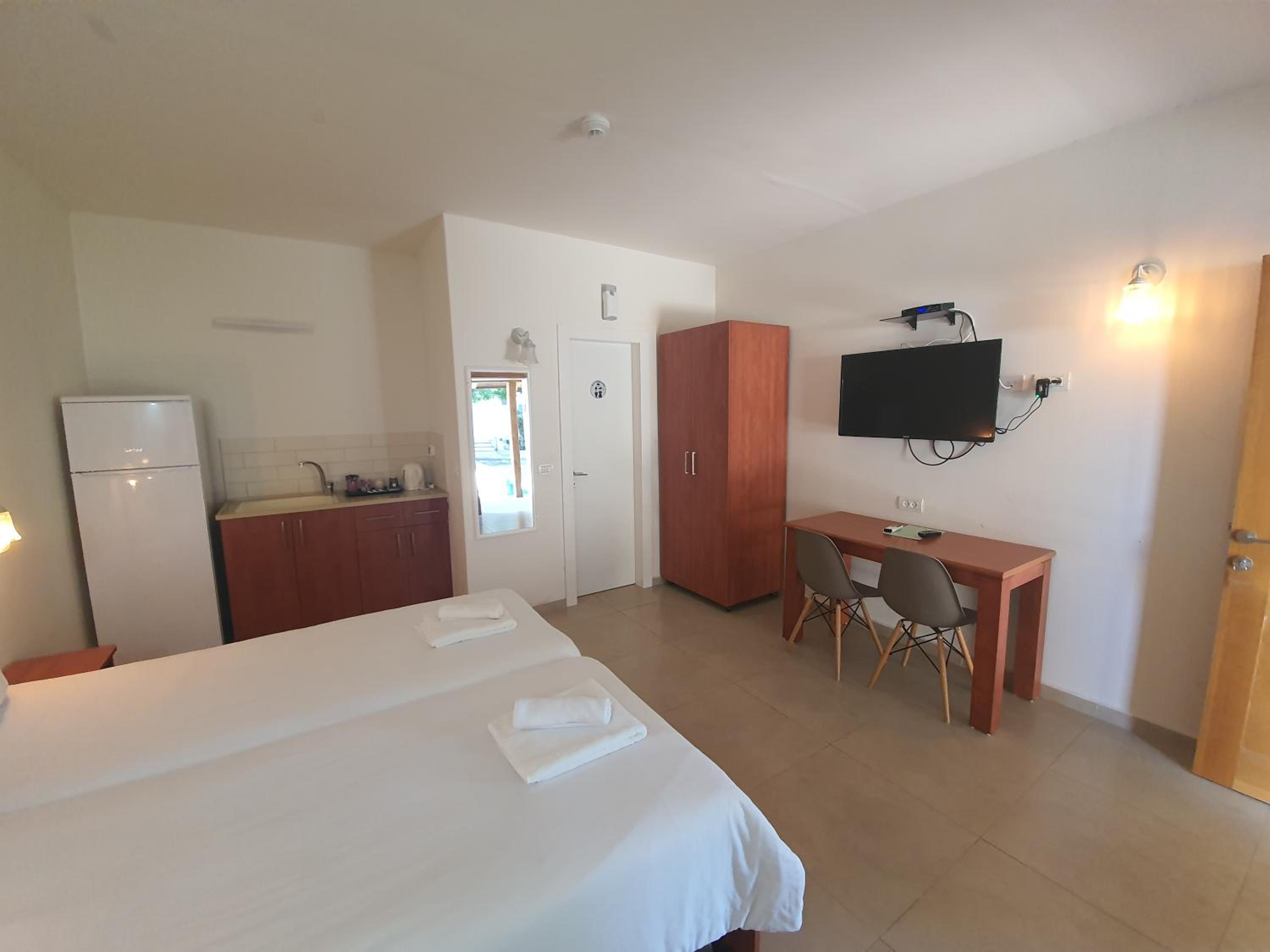 Standard Double Room photo 3