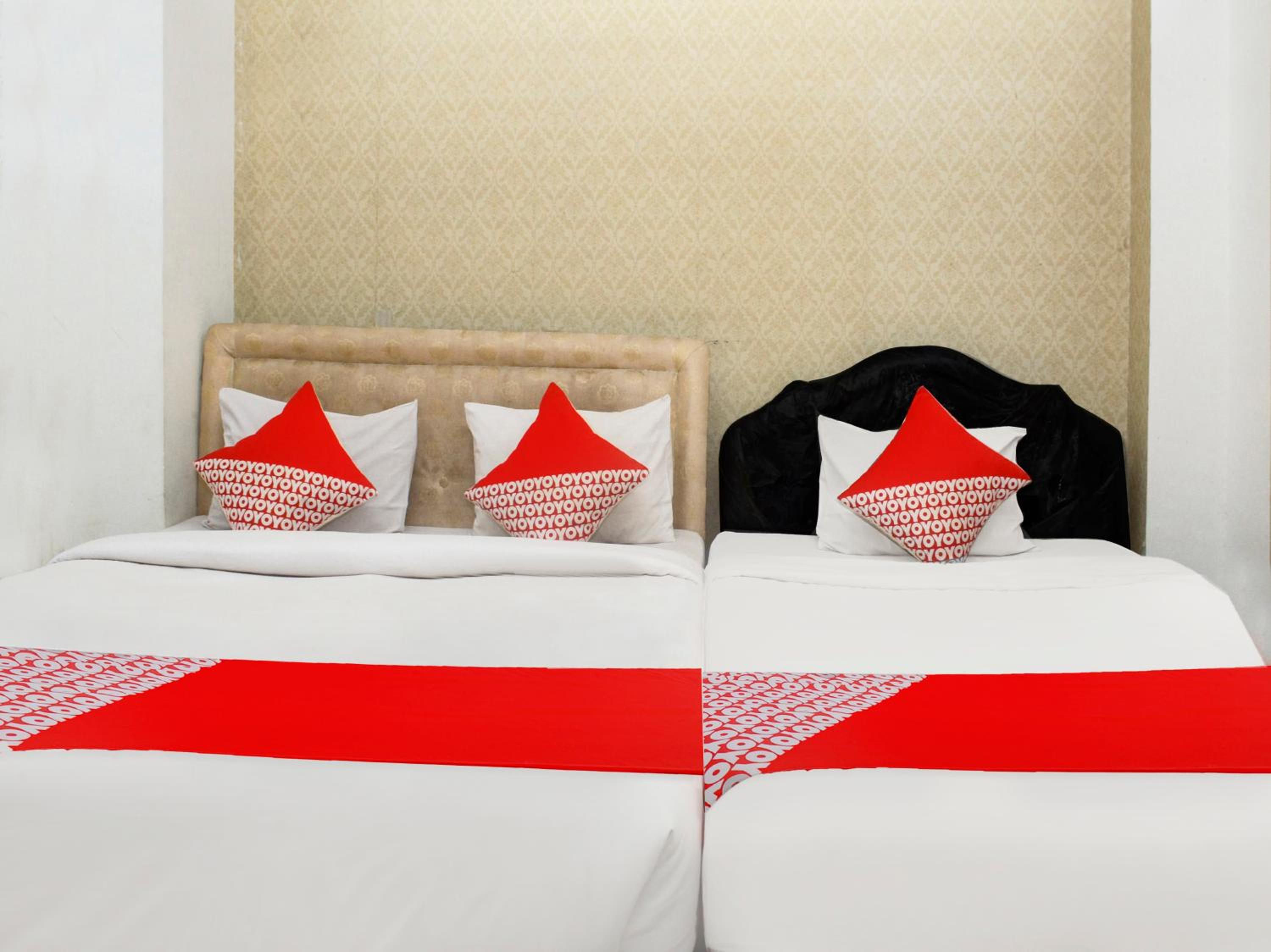 Economy Triple Room photo 3
