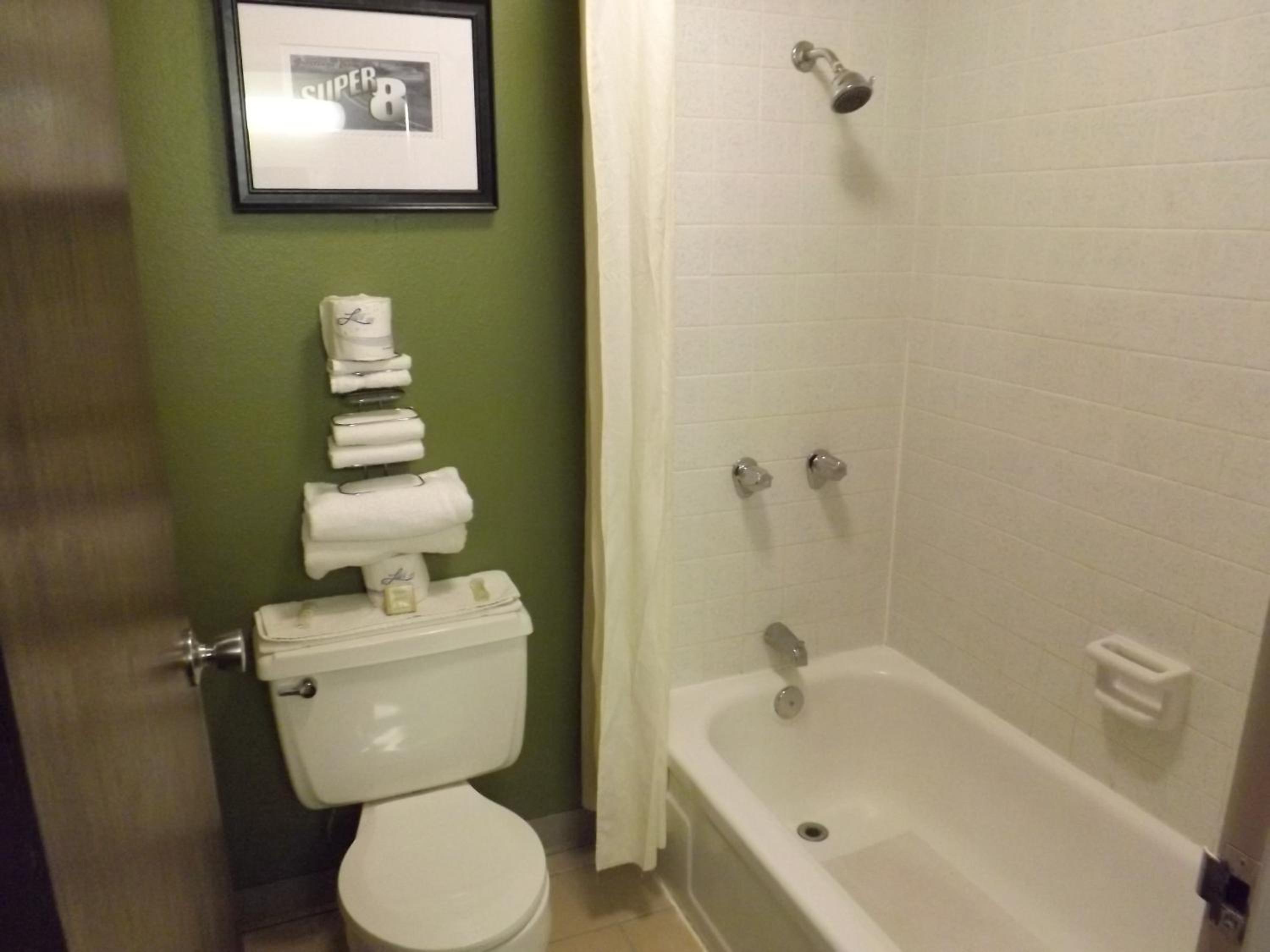 King Room - Non-Smoking - Photo 5