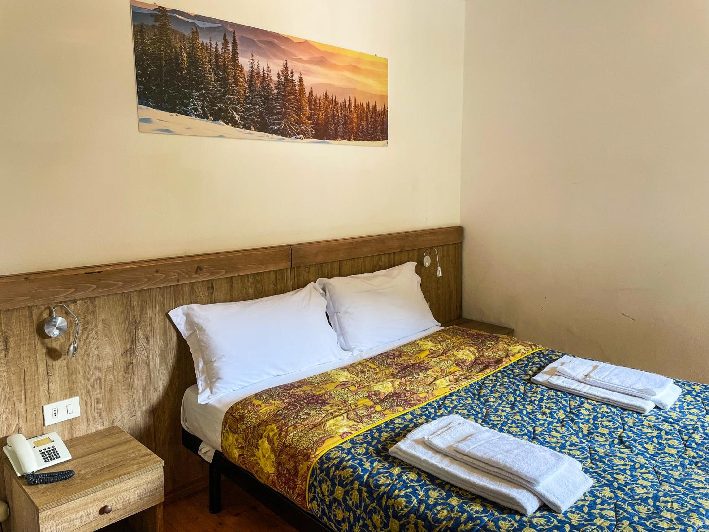 Double or Twin Room - Photo 3