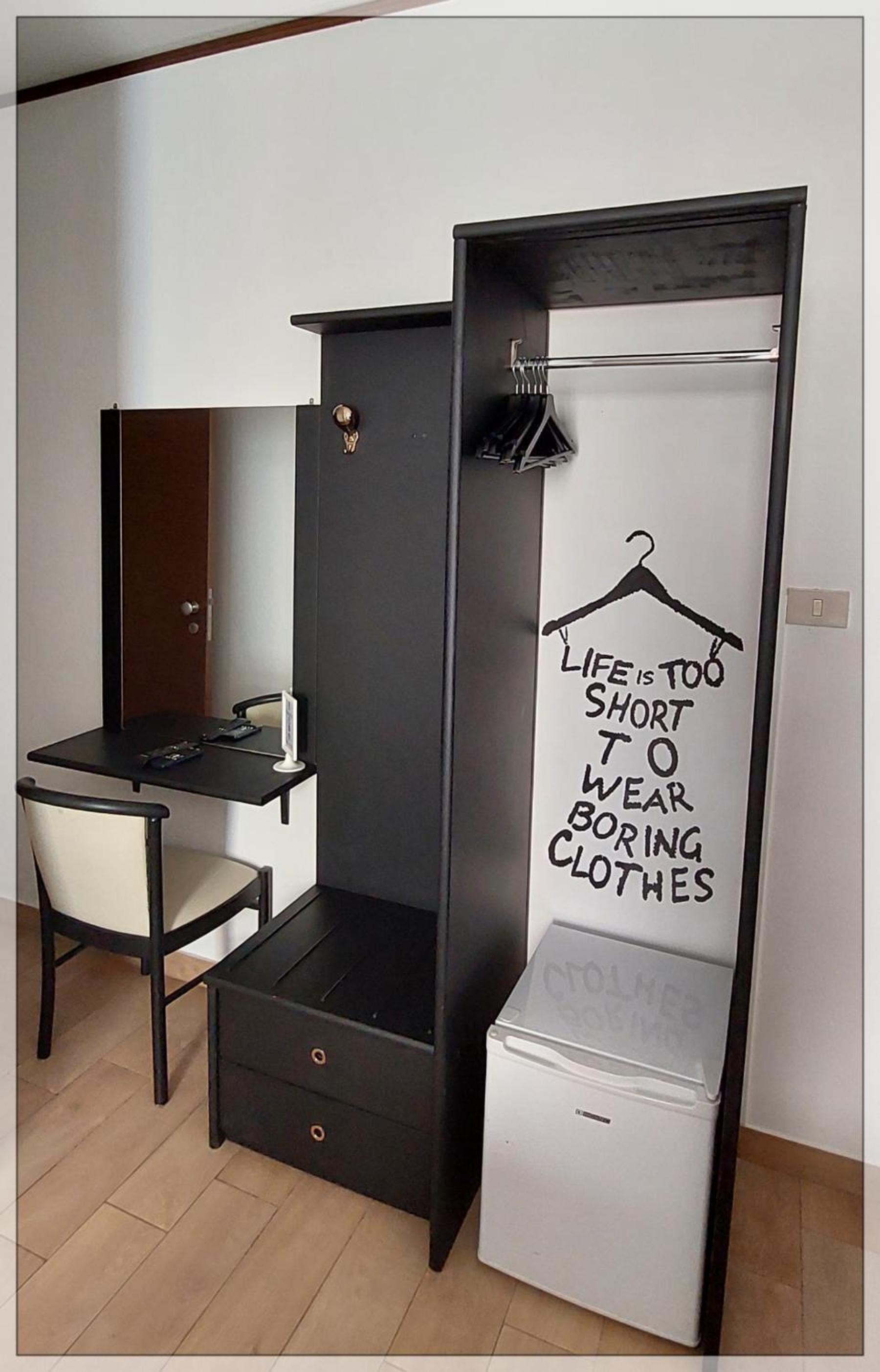 Triple Room with Private Bathroom - Photo 7