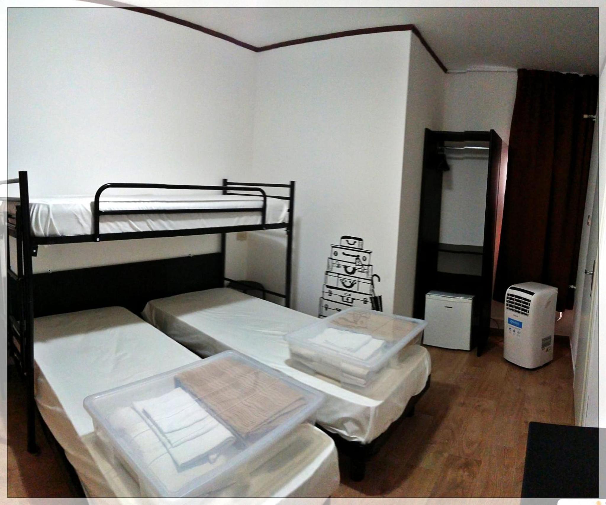 Triple Room with Private Bathroom - Photo 6