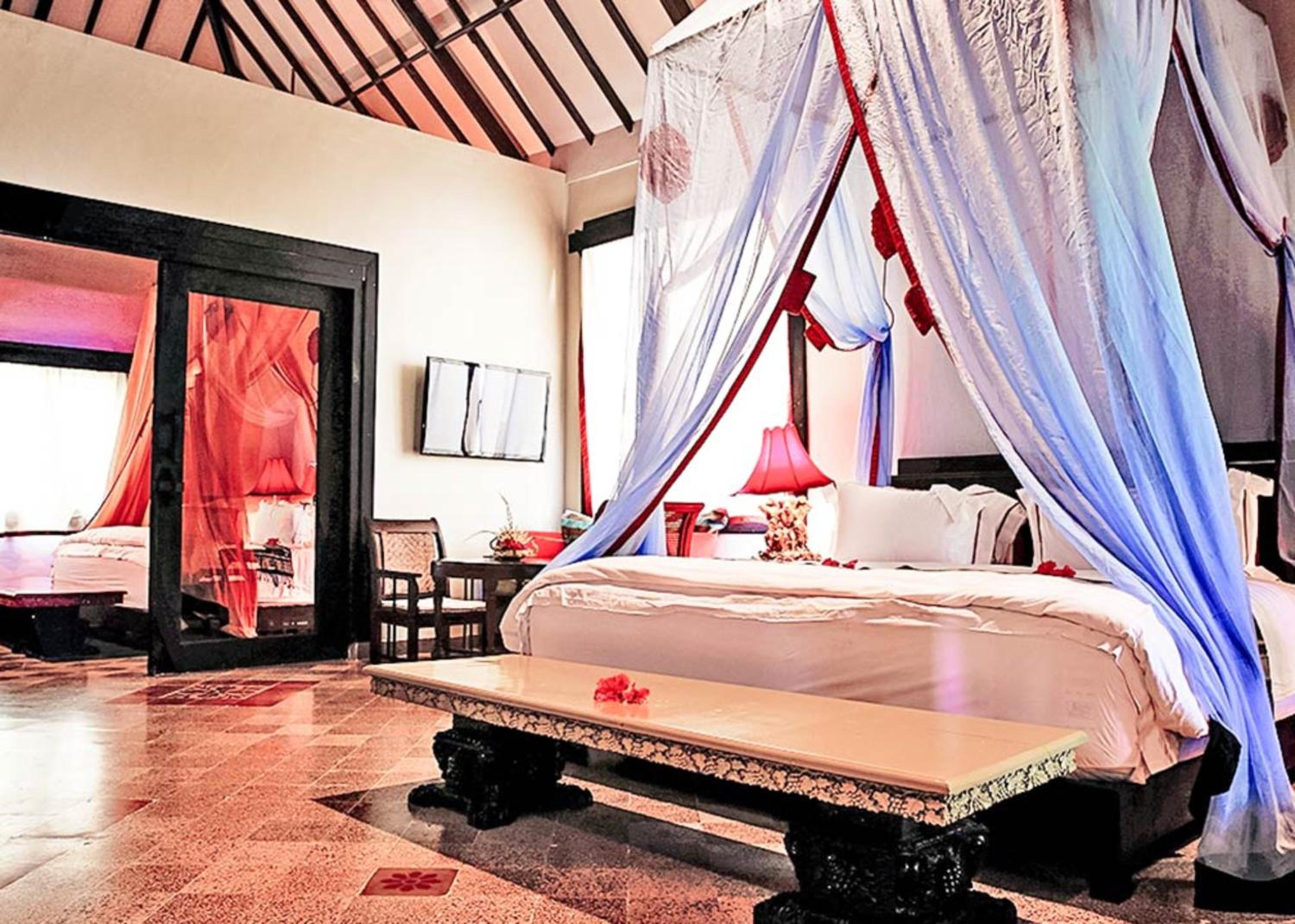 Two Bedroom Villa with Free Signature Daily Afternoon Tea - Photo 3