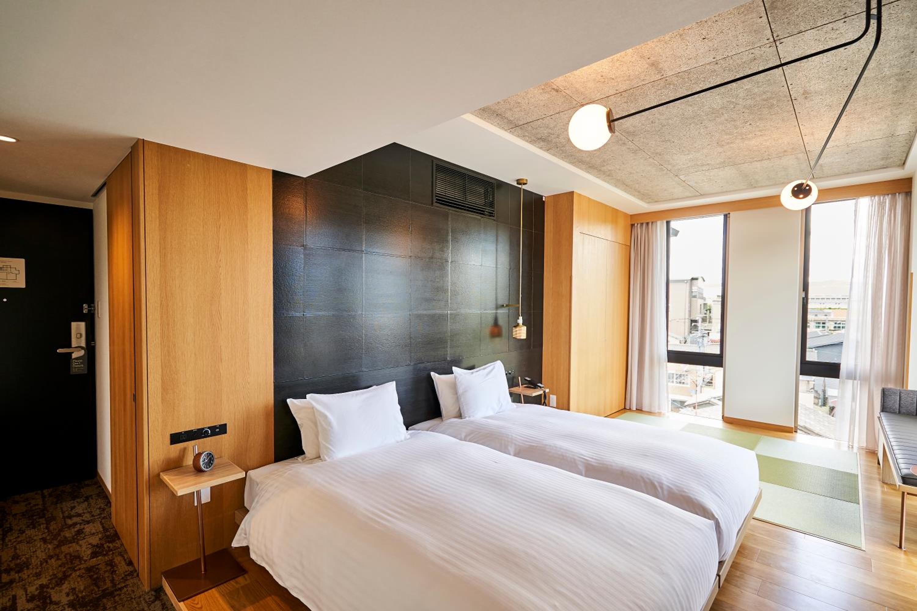Deluxe Twin Room - Photo 18