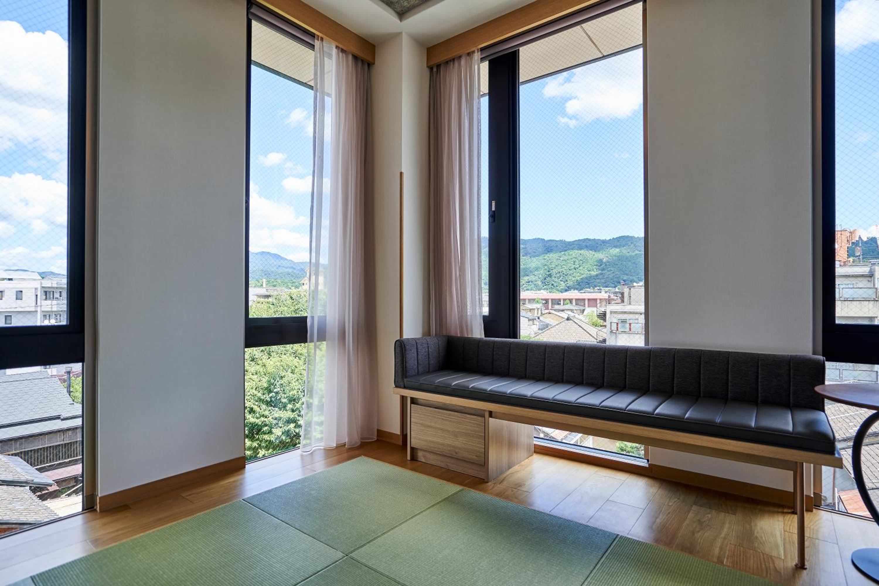 Deluxe Twin Room - Photo 16