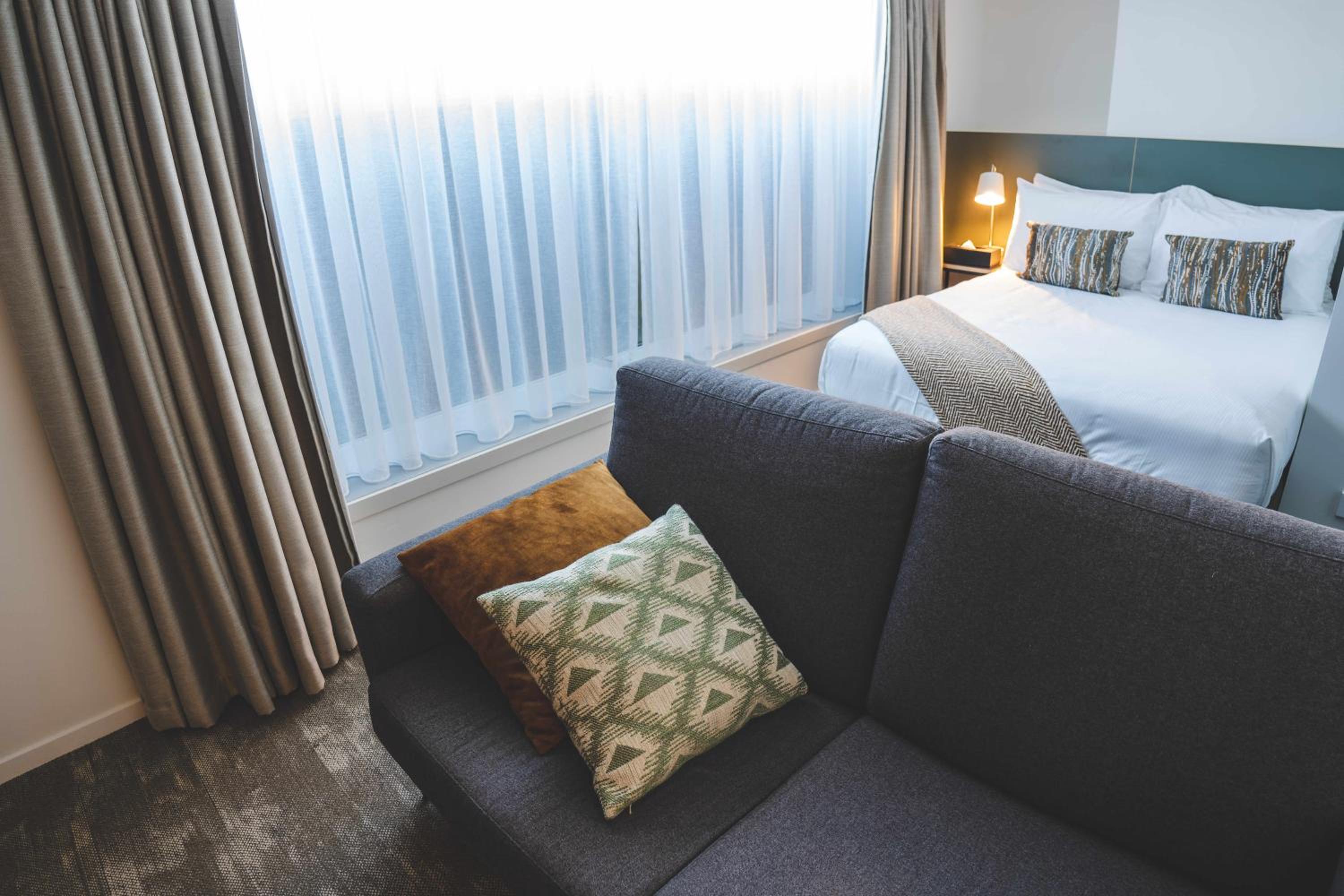 Petite Two Bedroom Apartment - King and Double or Double and 2 single beds