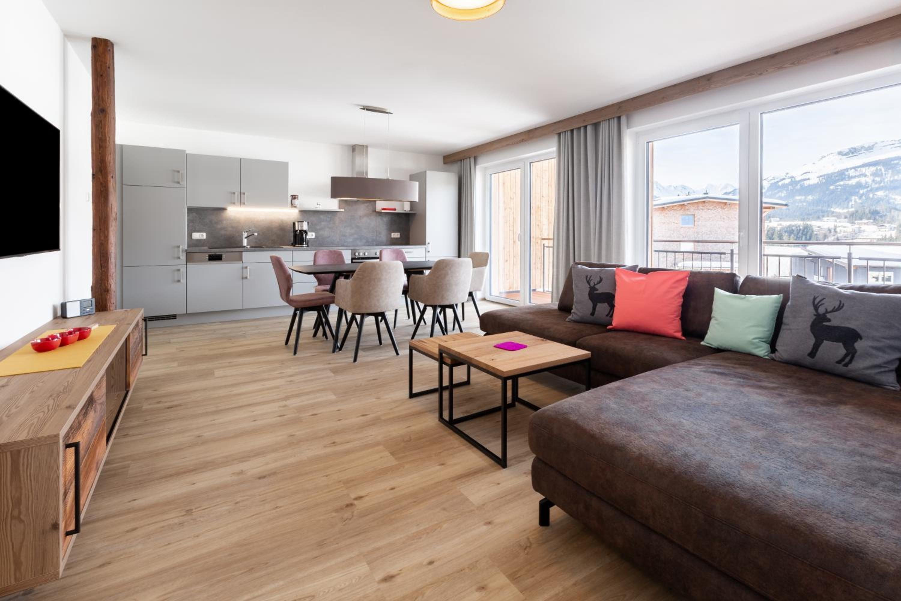 Three-Bedroom Apartment photo 1