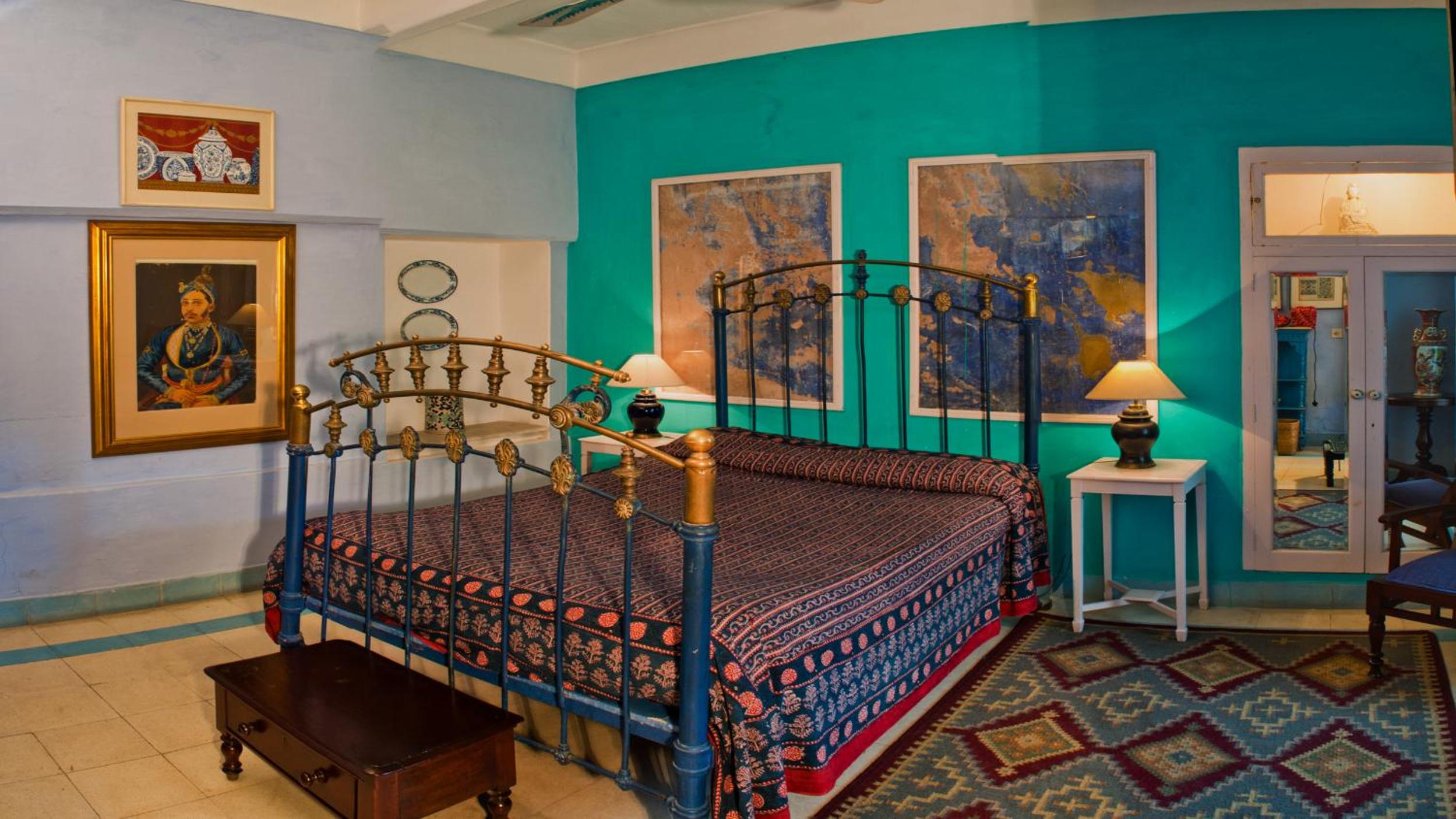 Heritage Romance Room – Enjoy a 10% discount on spa, laundry, and vintage car services, alongside complimentary evening tea, guided fort tours, and morning yoga (7:00 AM – 8:00 AM)