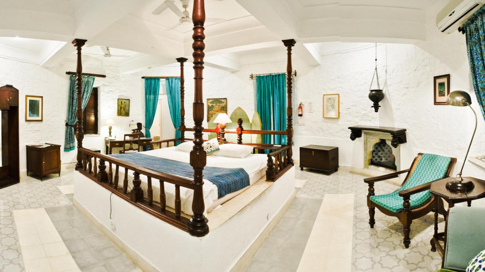 Heritage Splendour Room - Enjoy a 10% discount on spa, laundry, and vintage car services, alongside complimentary evening tea, guided fort tours, and morning yoga (7:00 AM – 8:00 AM) photo 1