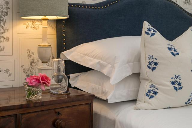 Premium King Room photo 1