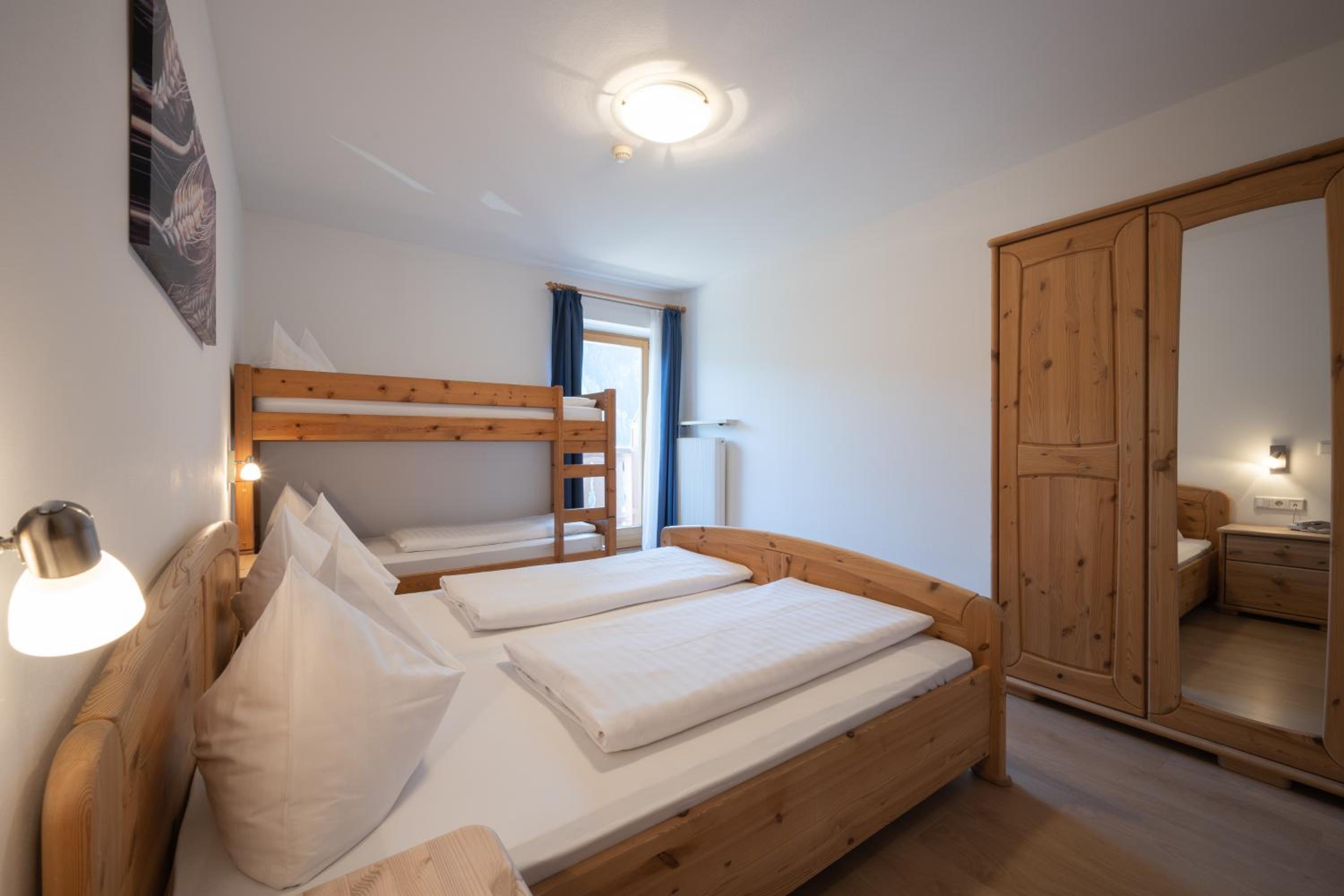 One-Bedroom Apartment (4 Adults) photo 2