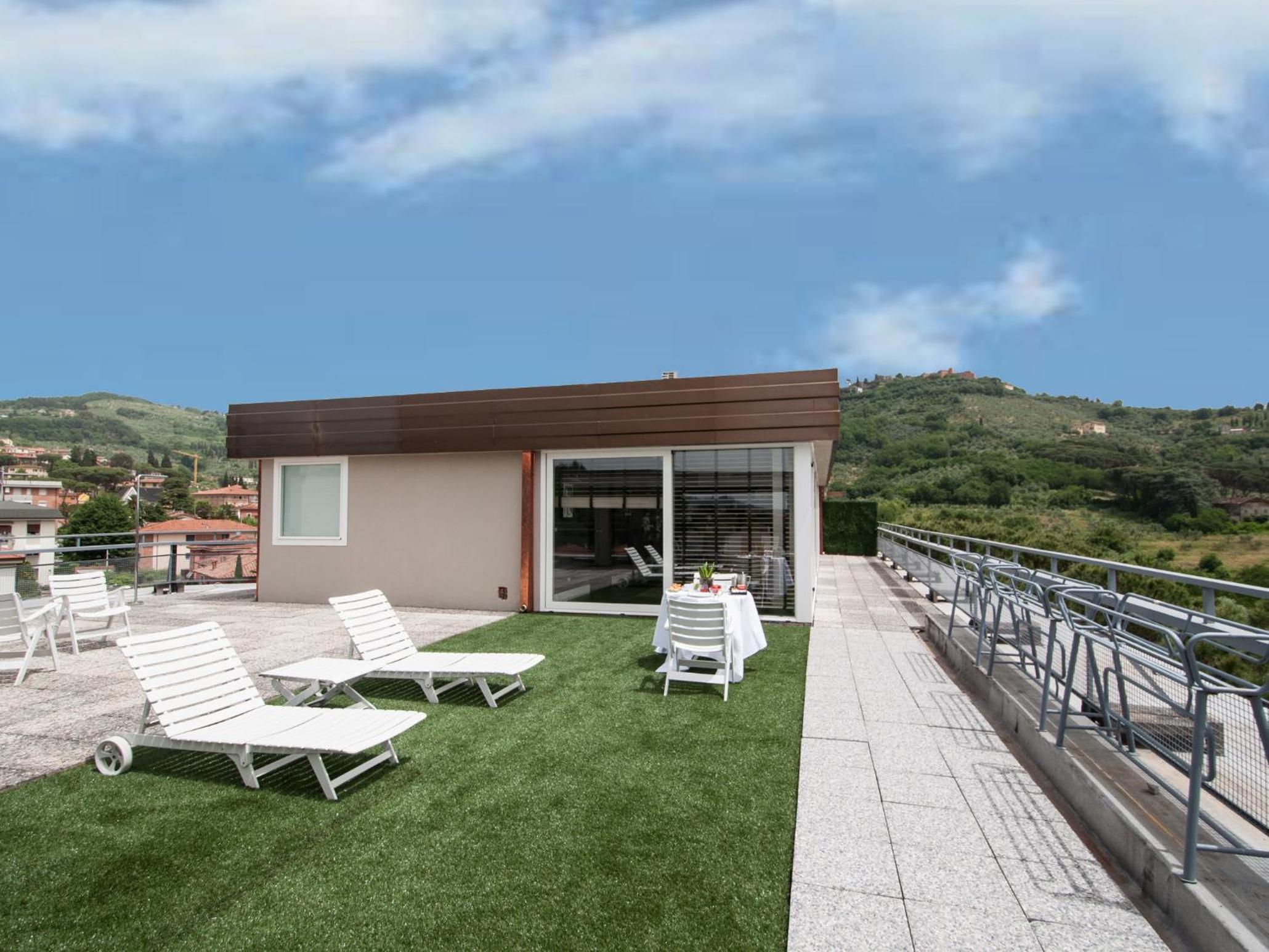 Penthouse Suite with Balcony - Photo 24