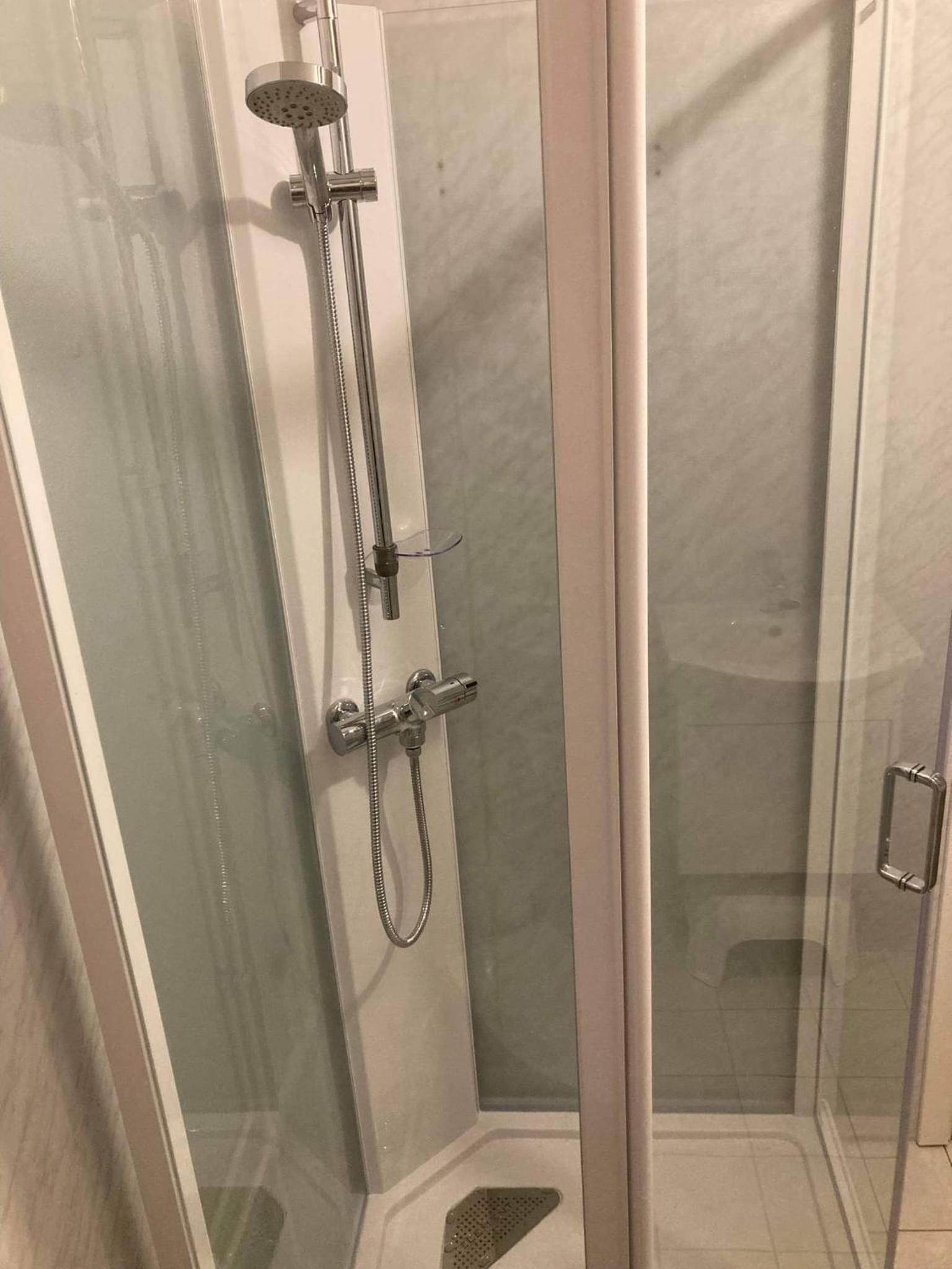 Twin Room with Sea View - Photo 8