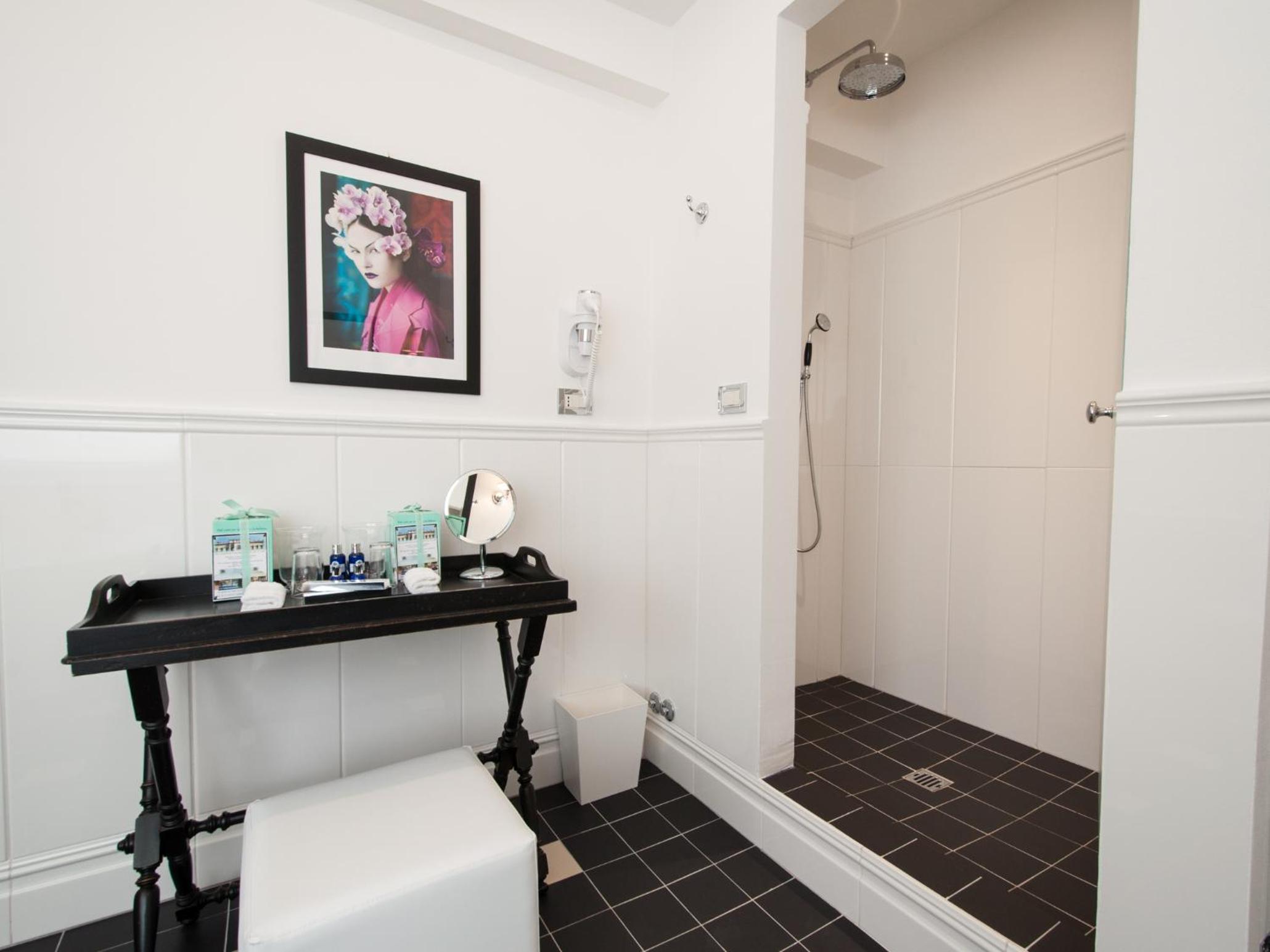 Penthouse Suite with Balcony - Photo 26