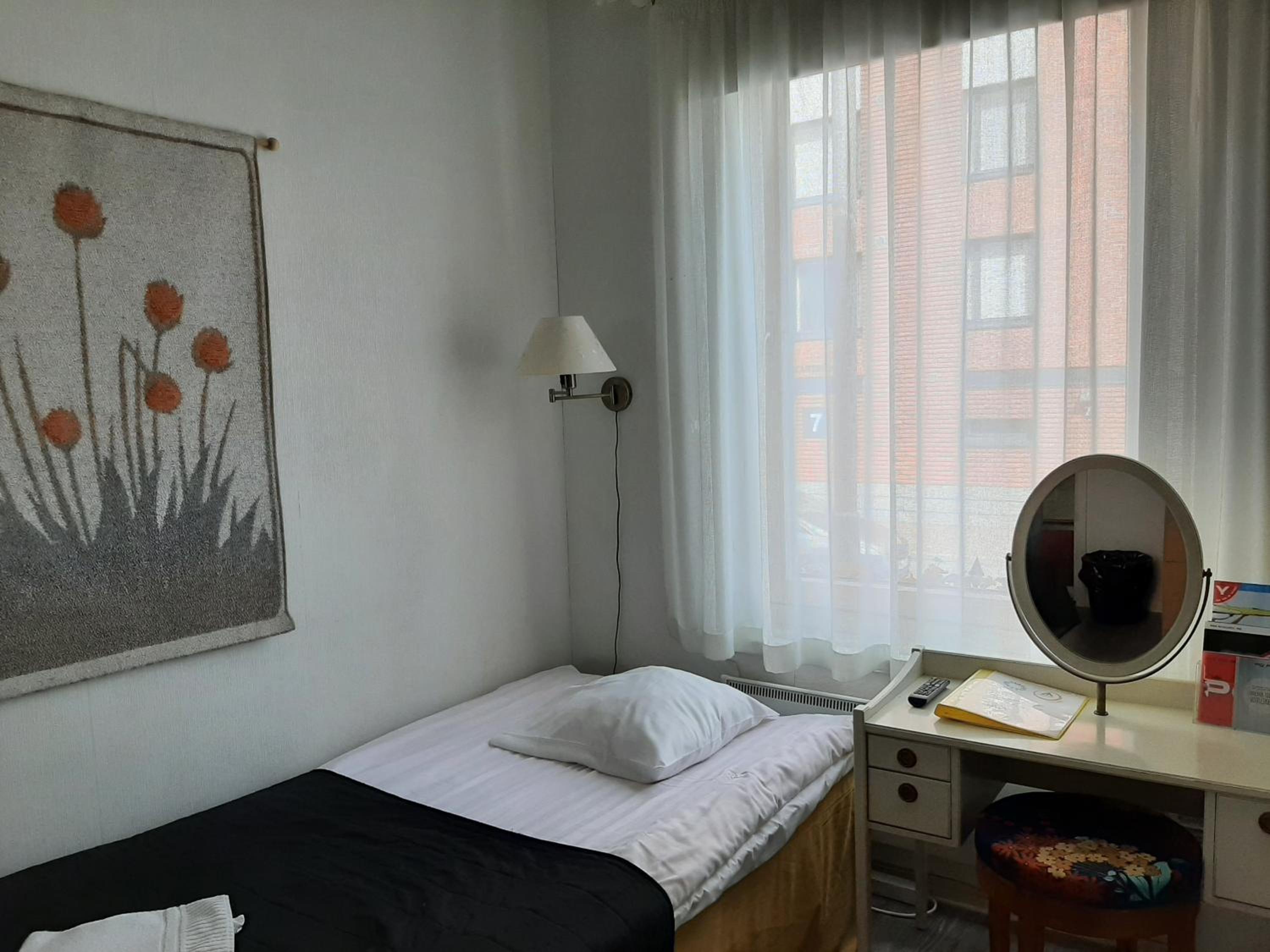 Single Room with Shared Bathroom photo 1