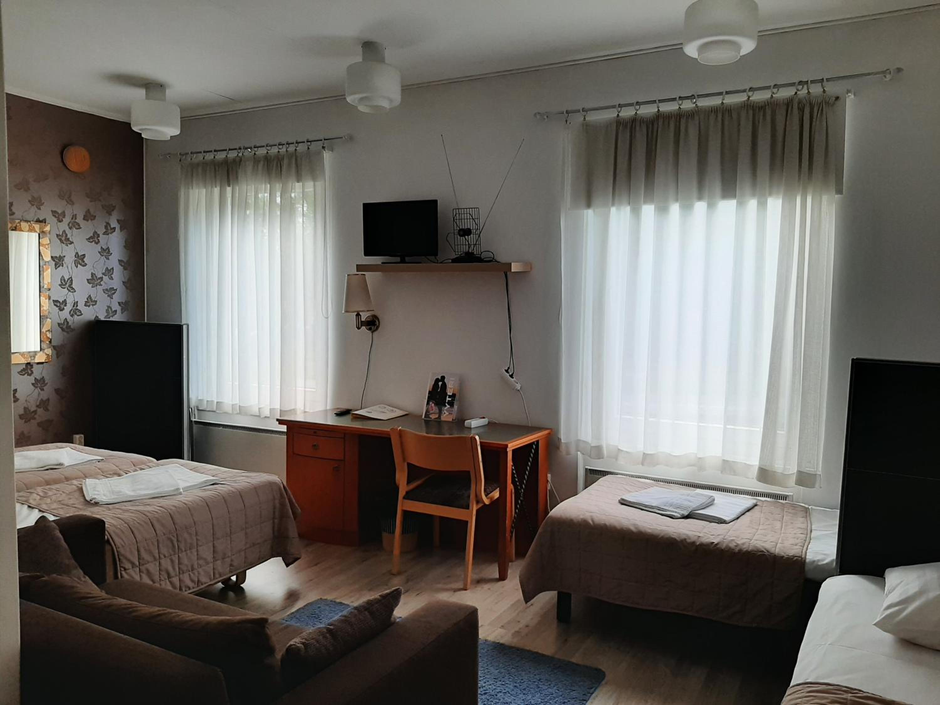 Family Room (2 Adults + 2 Children) photo 1