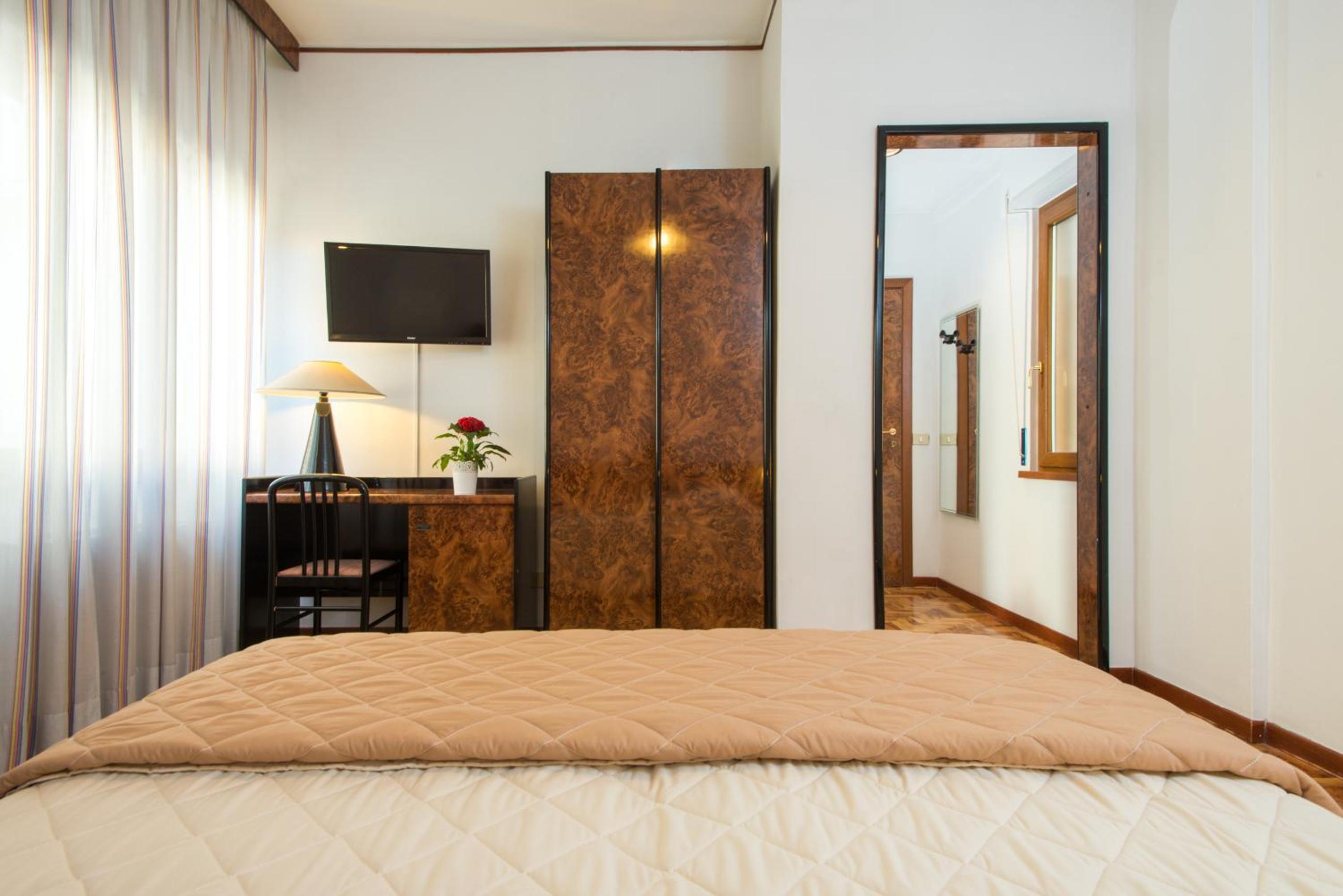 Economy Triple Room