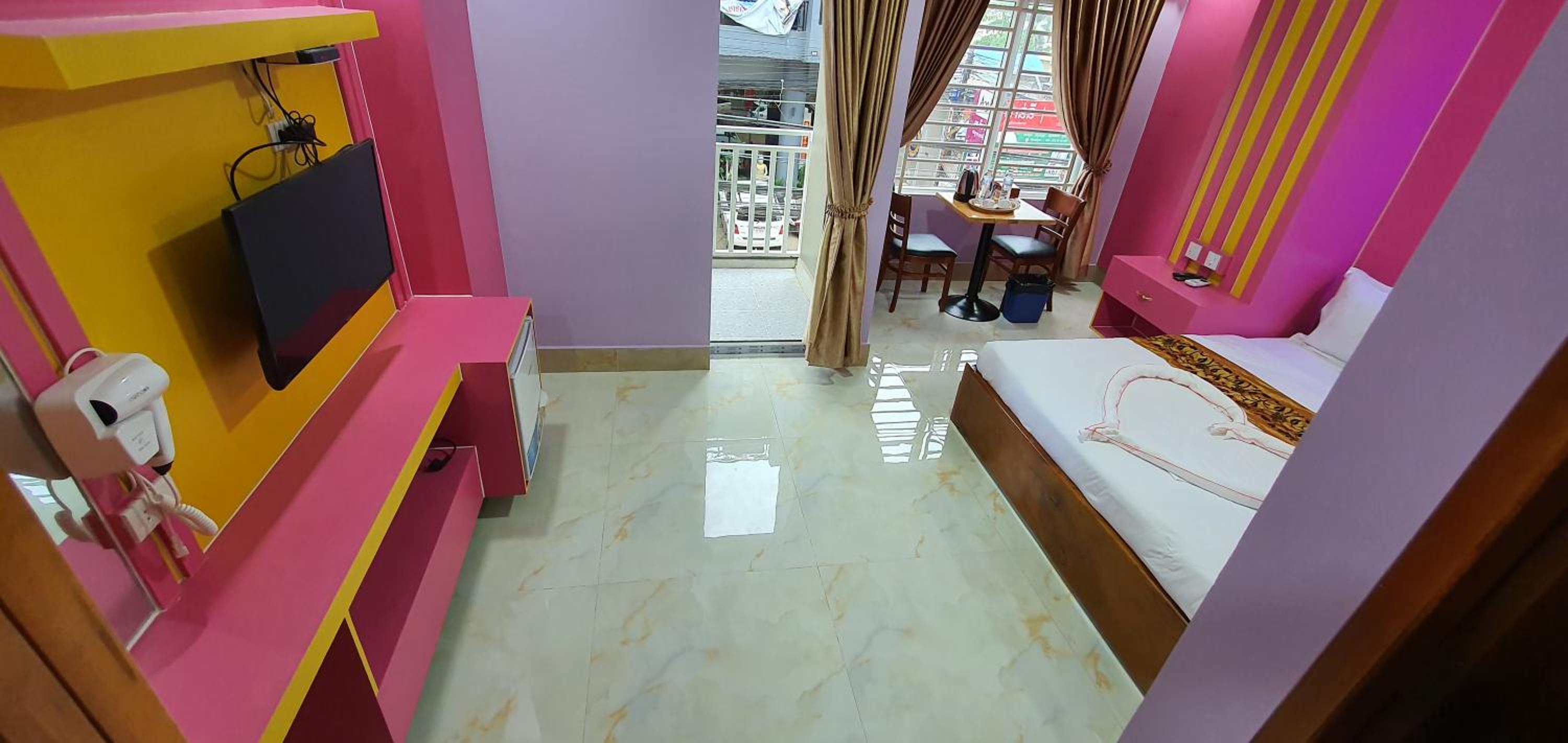 Deluxe Double Room with Balcony - Photo 15