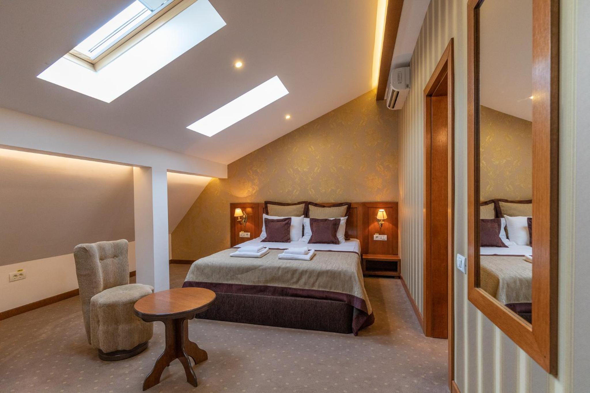 Attic Double Room - Photo 10