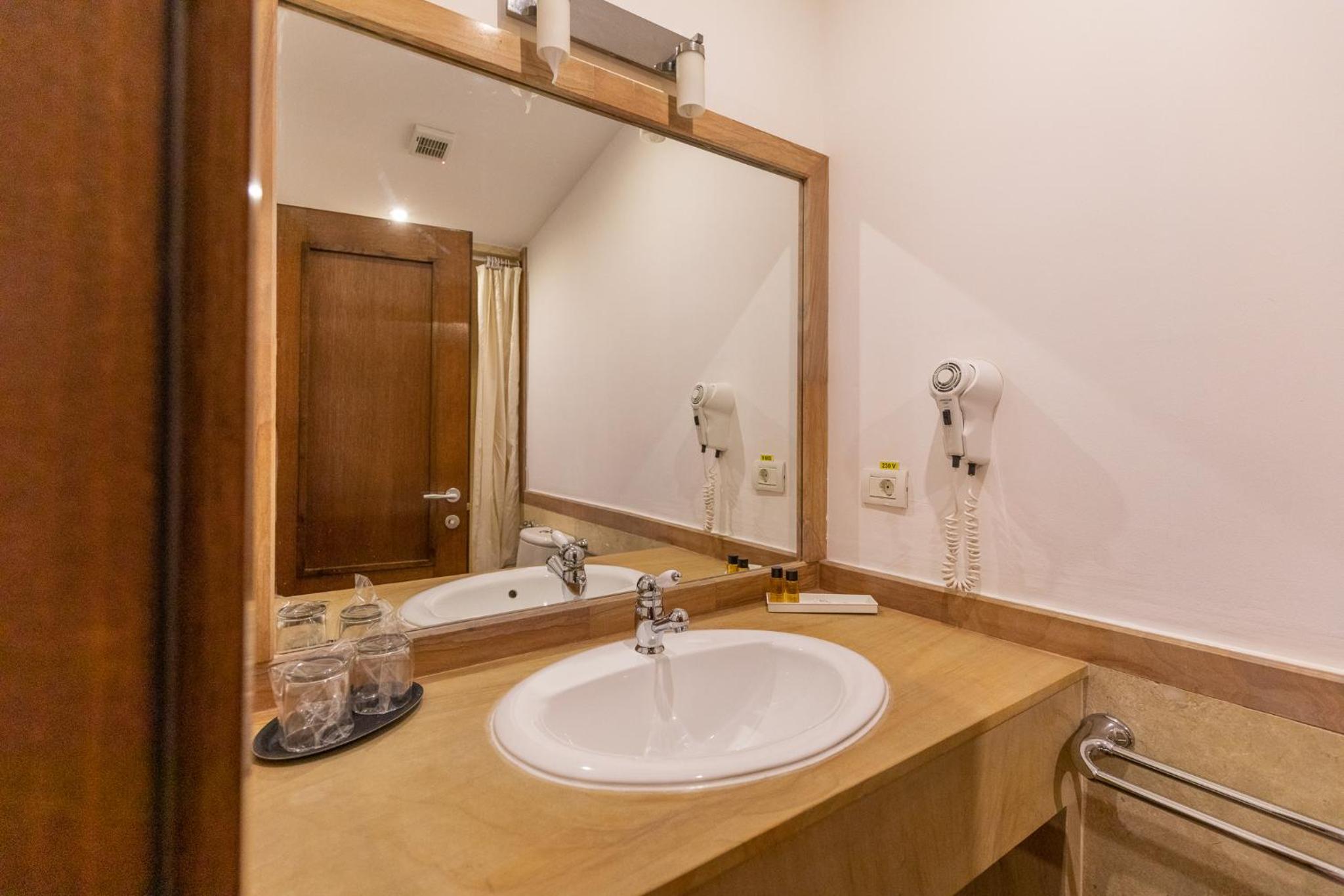 Attic Double Room - Photo 8
