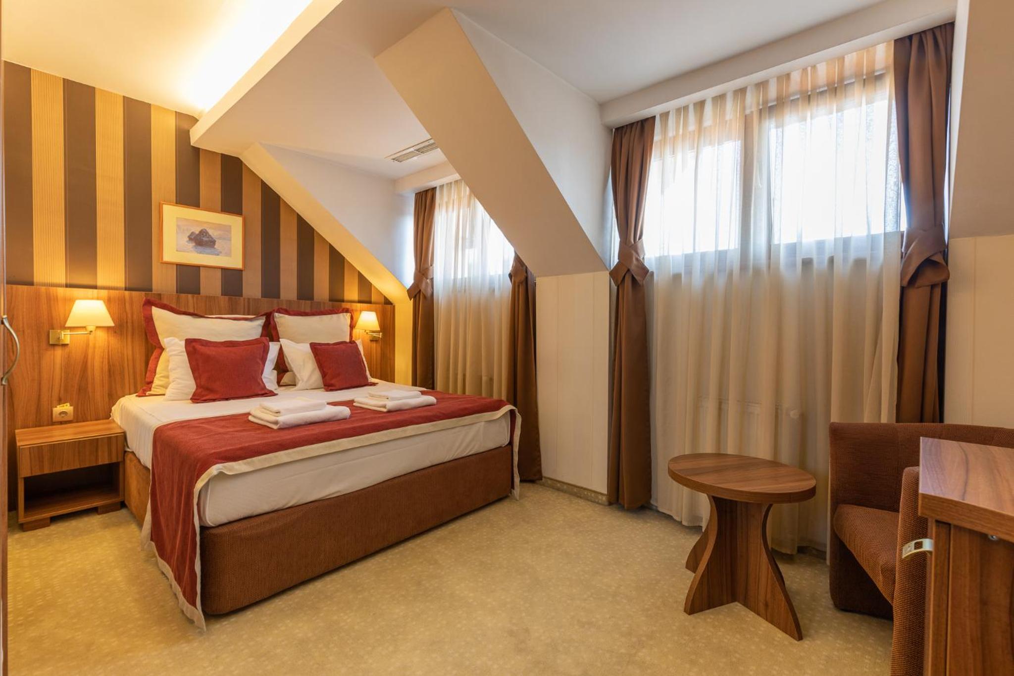 Attic Double Room - Photo 12