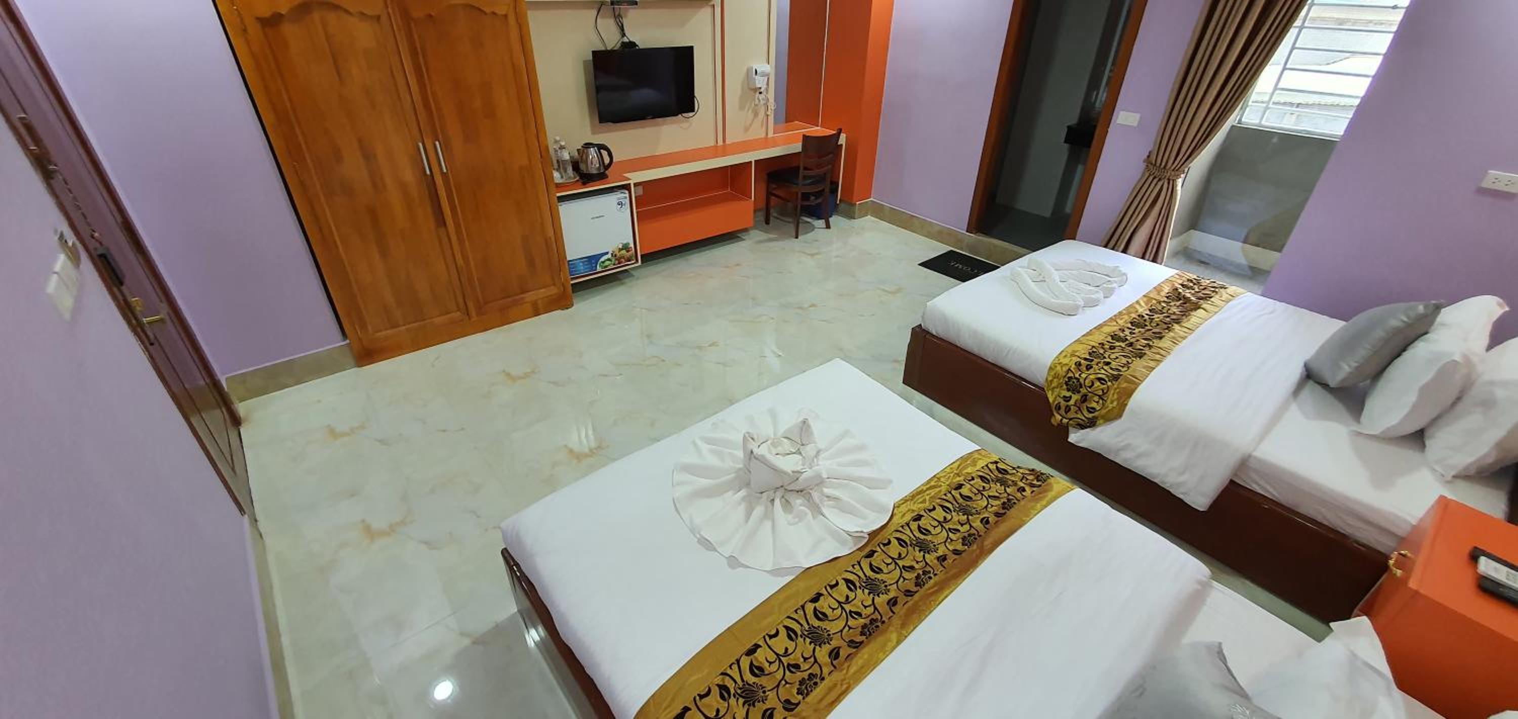 Twin Room with Balcony - Photo 1