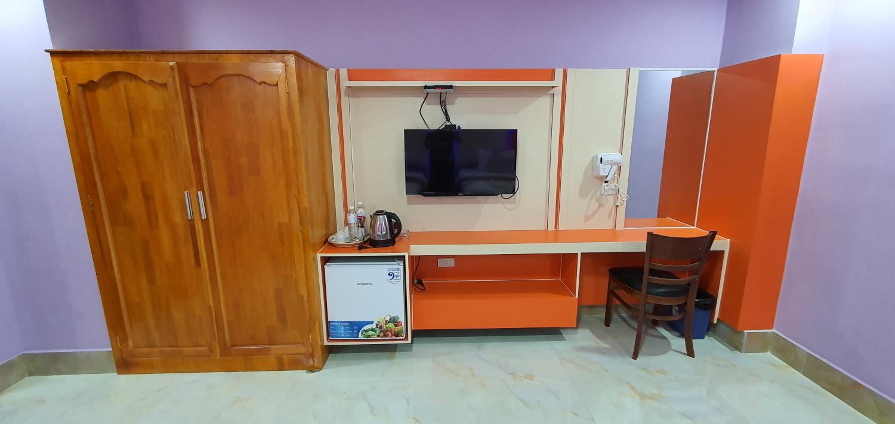 Twin Room with Balcony - Photo 20