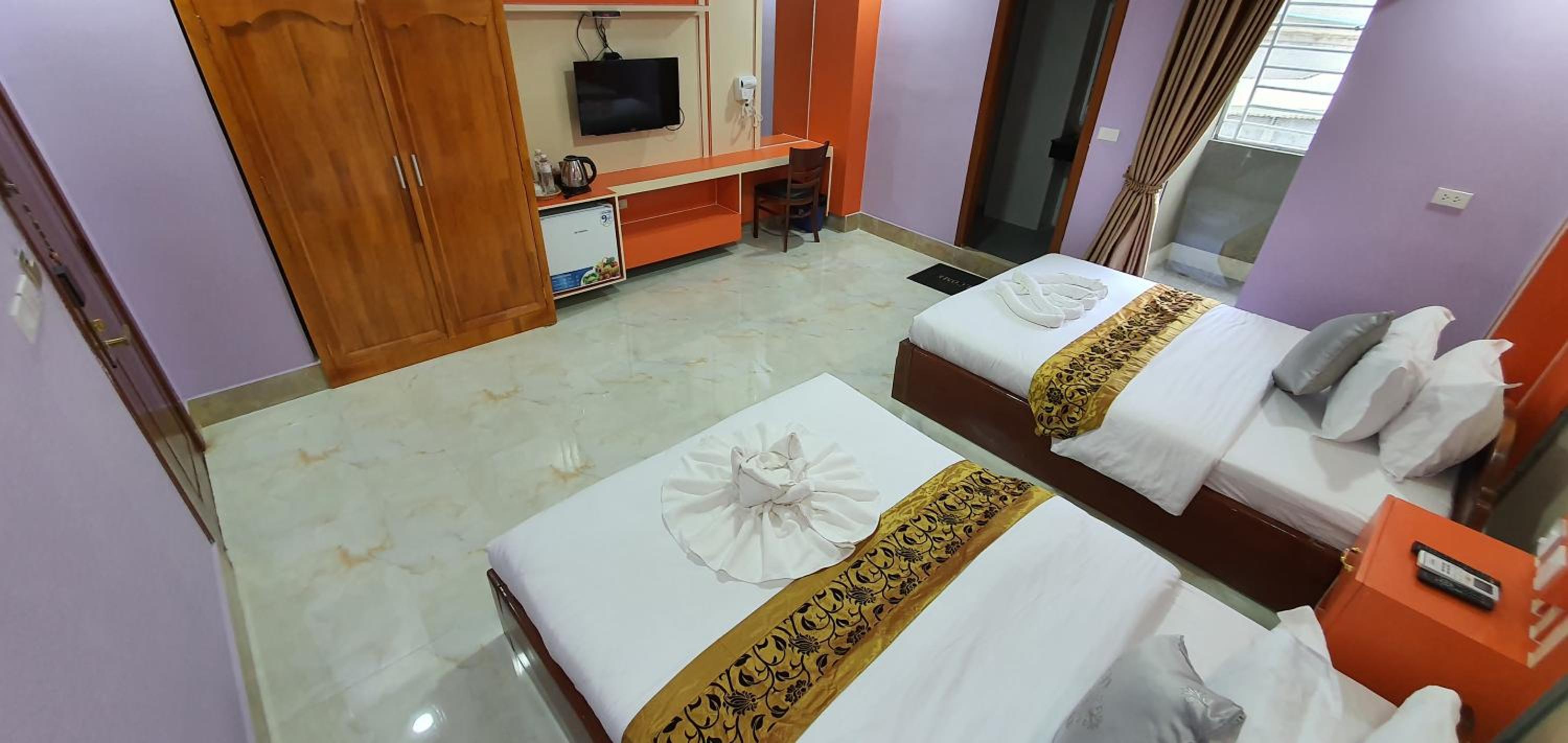 Twin Room with Balcony - Photo 23