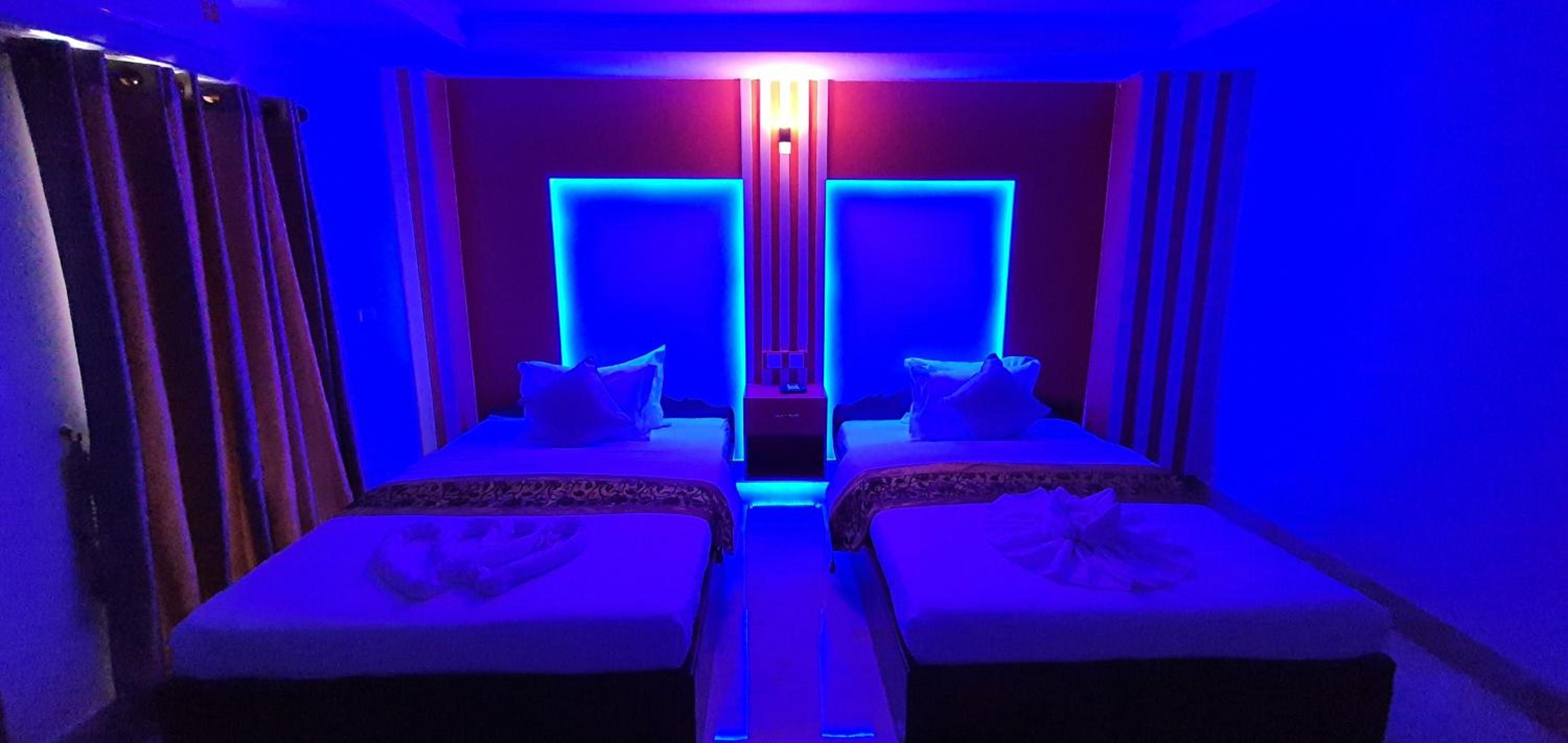 Twin Room with Balcony - Photo 29