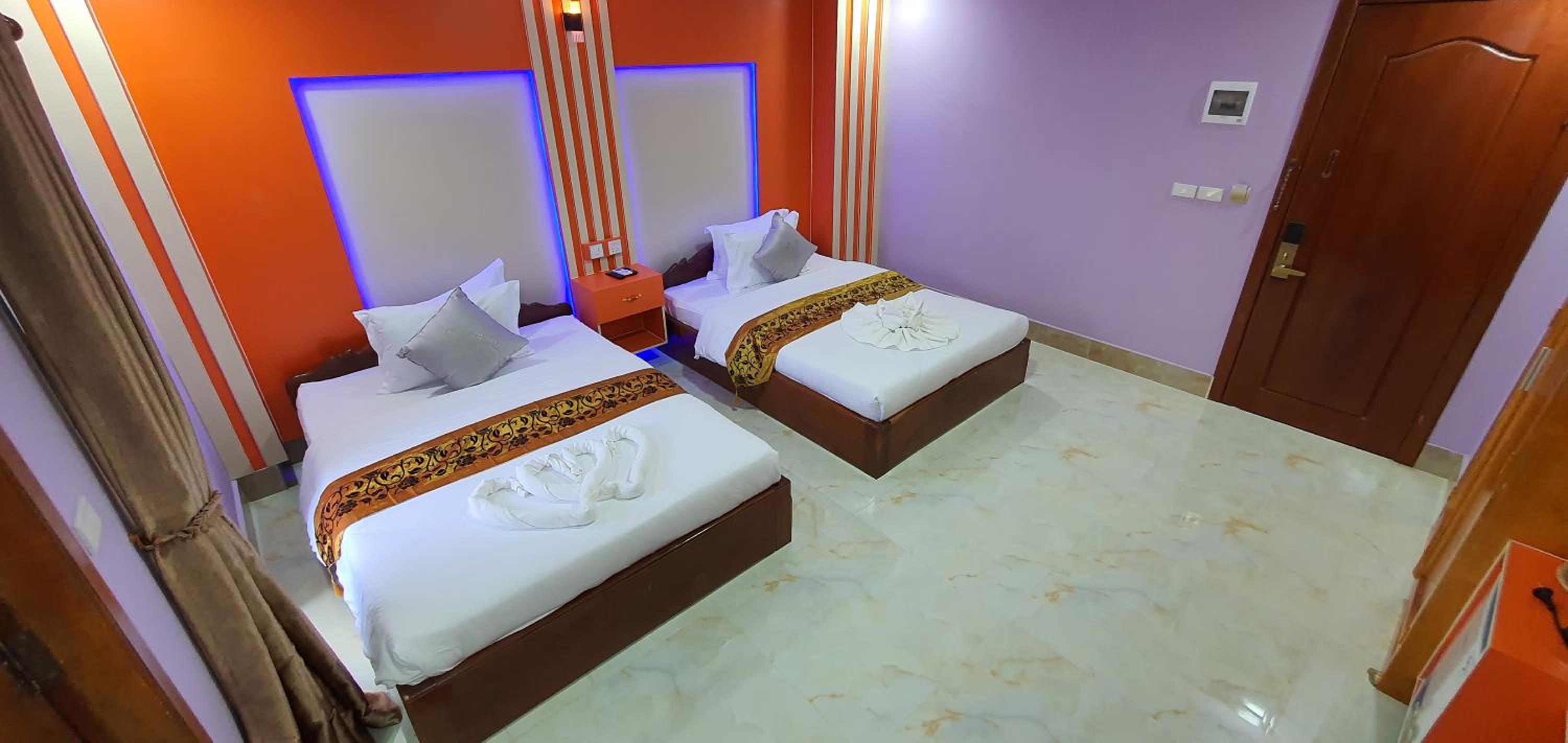 Twin Room with Balcony - Photo 27