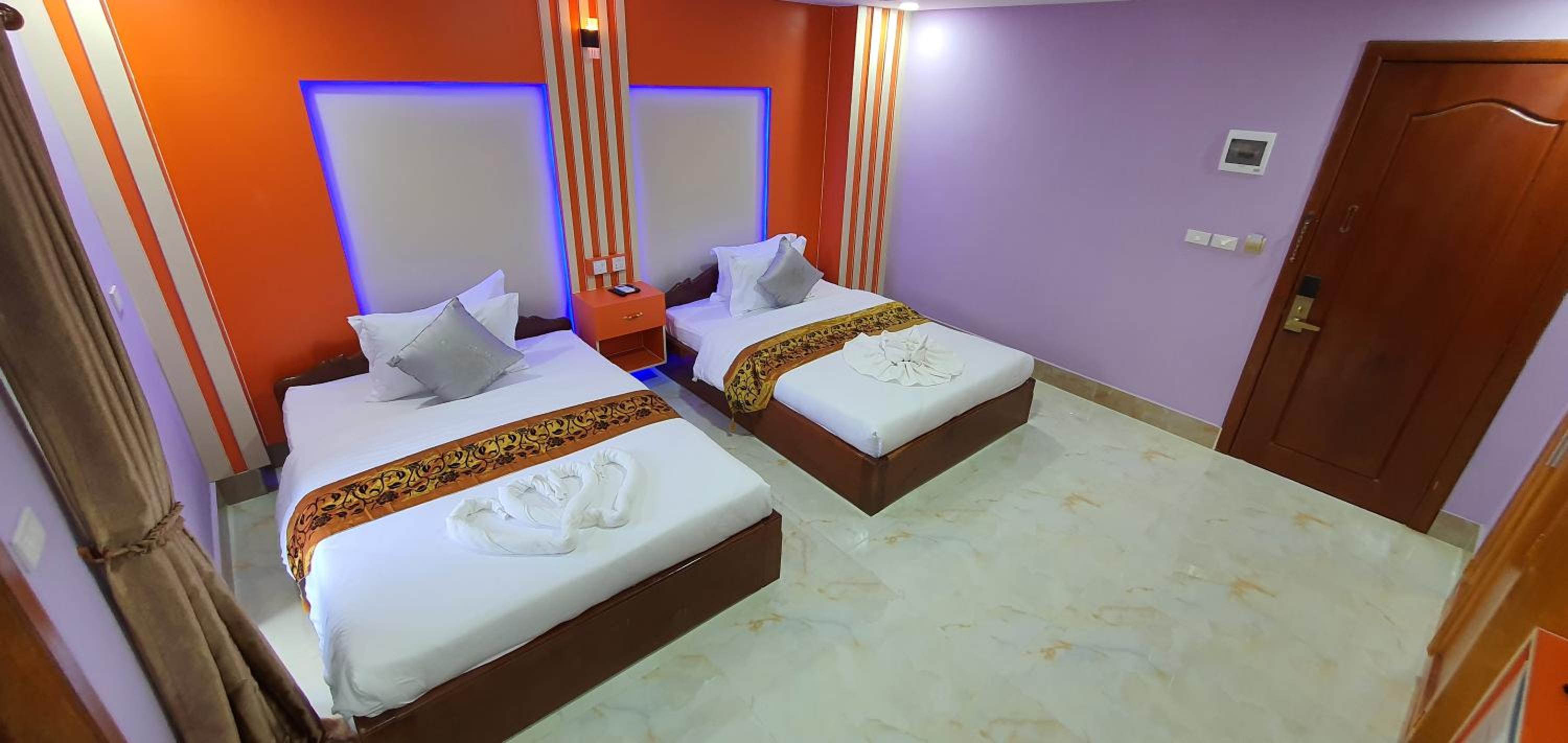 Twin Room with Balcony - Photo 26