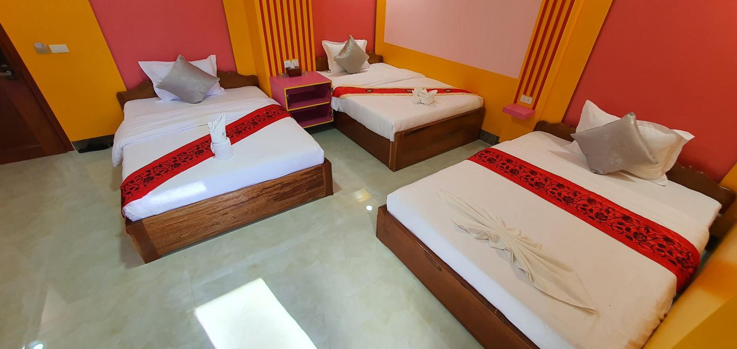 Deluxe Triple Room - Photo 5