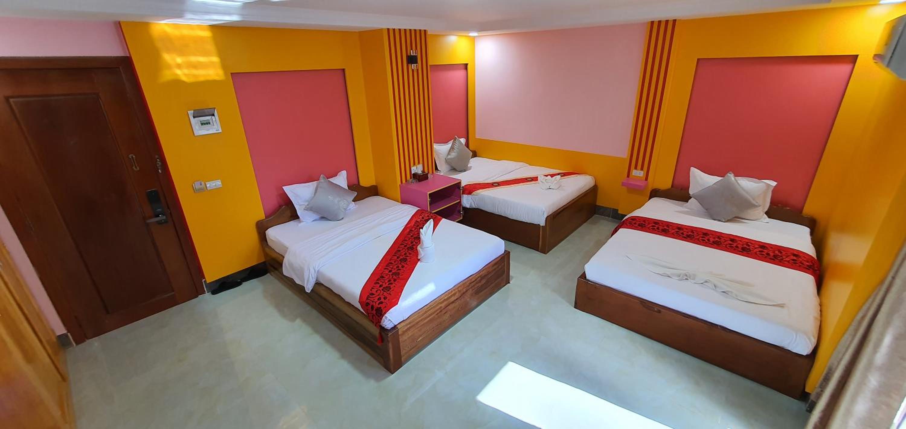 Deluxe Triple Room - Photo 1