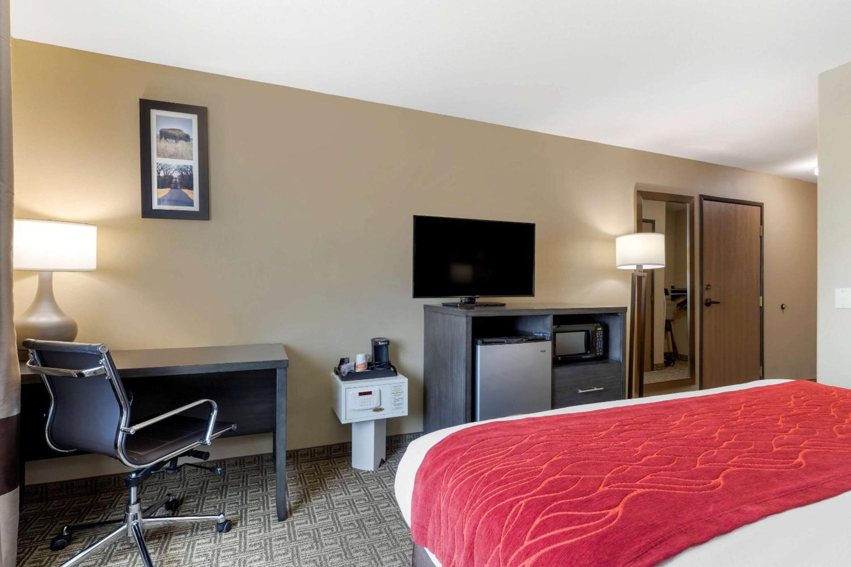 King Room - Accessible/Non-Smoking - Photo 1