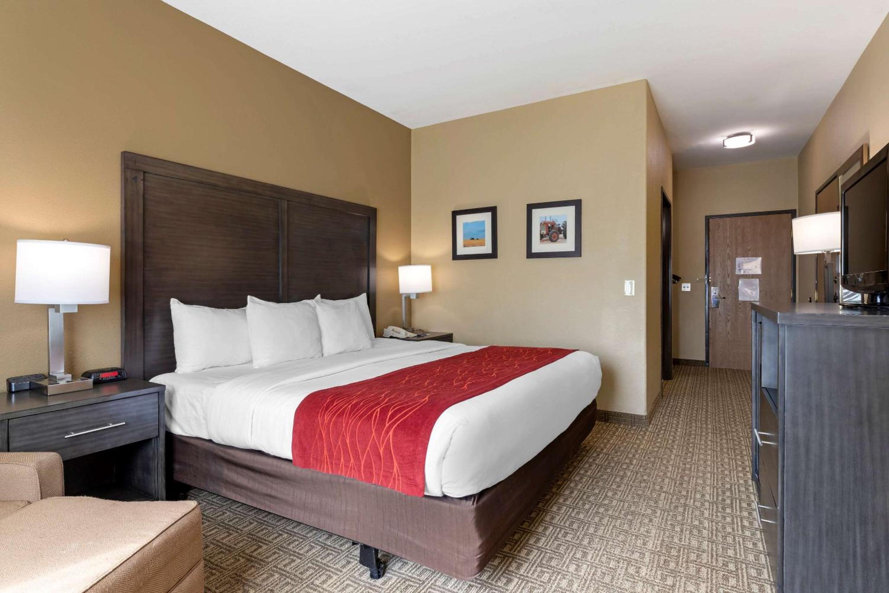 King Room - Accessible/Non-Smoking - Photo 5