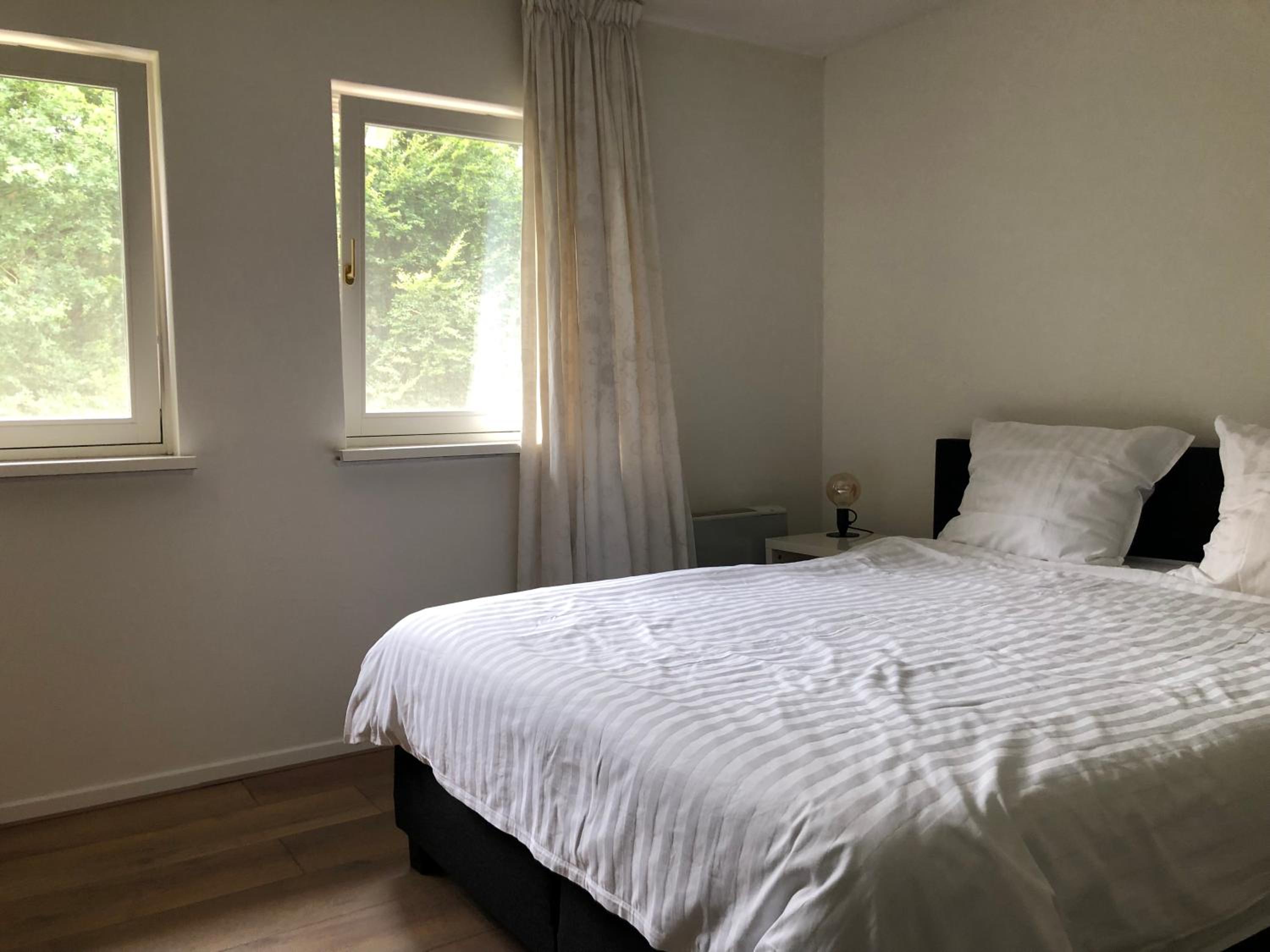 Deluxe Double Room - Photo 13