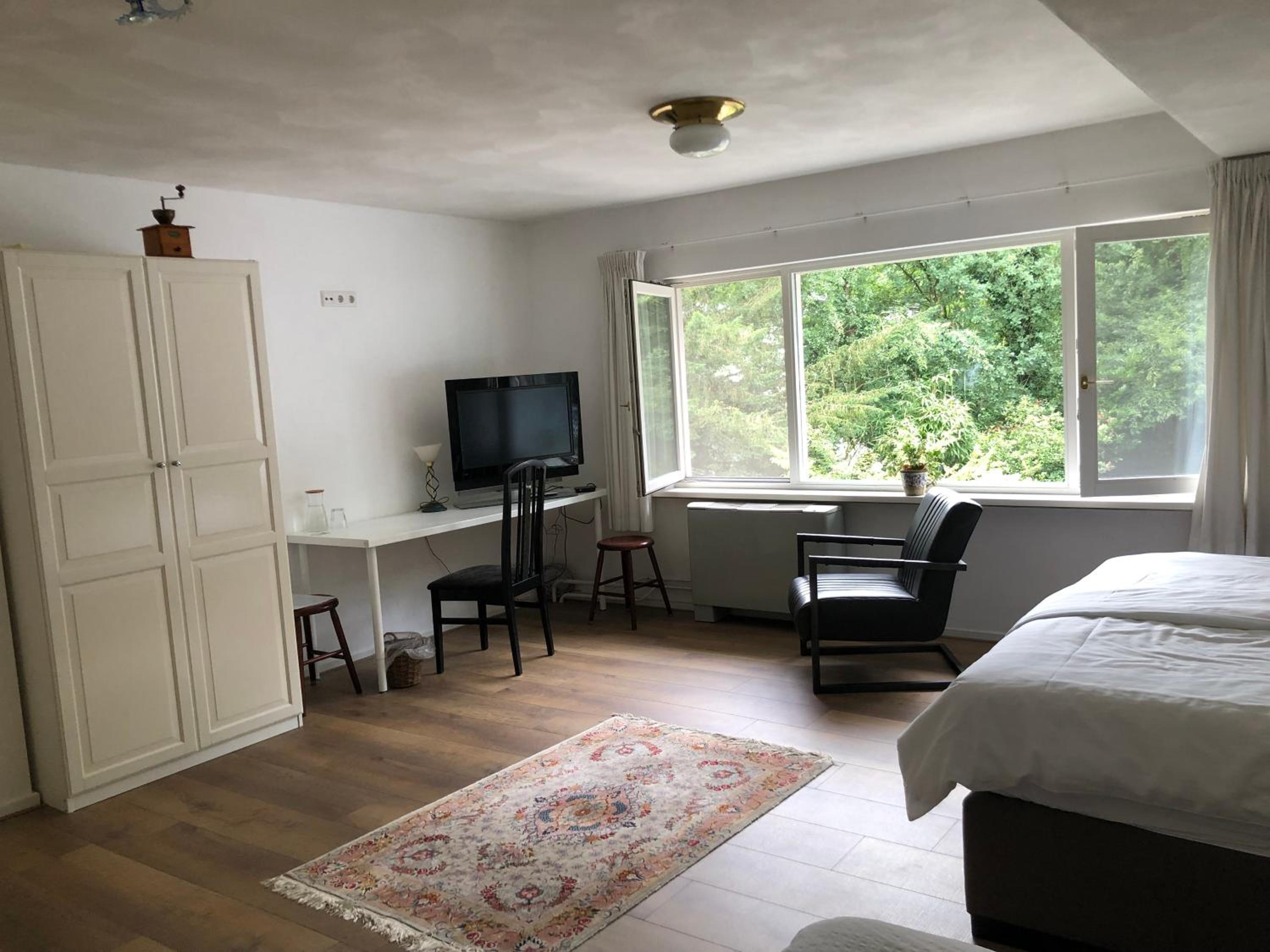 Deluxe Family Room - Photo 3