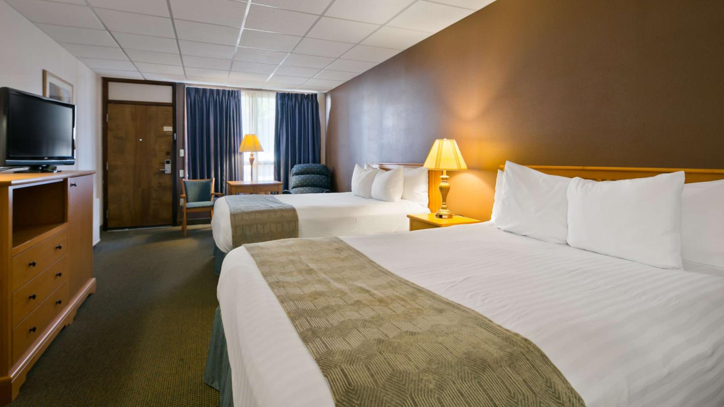 Queen Room with Two Queen Beds - Ground Floor/Non-Smoking
