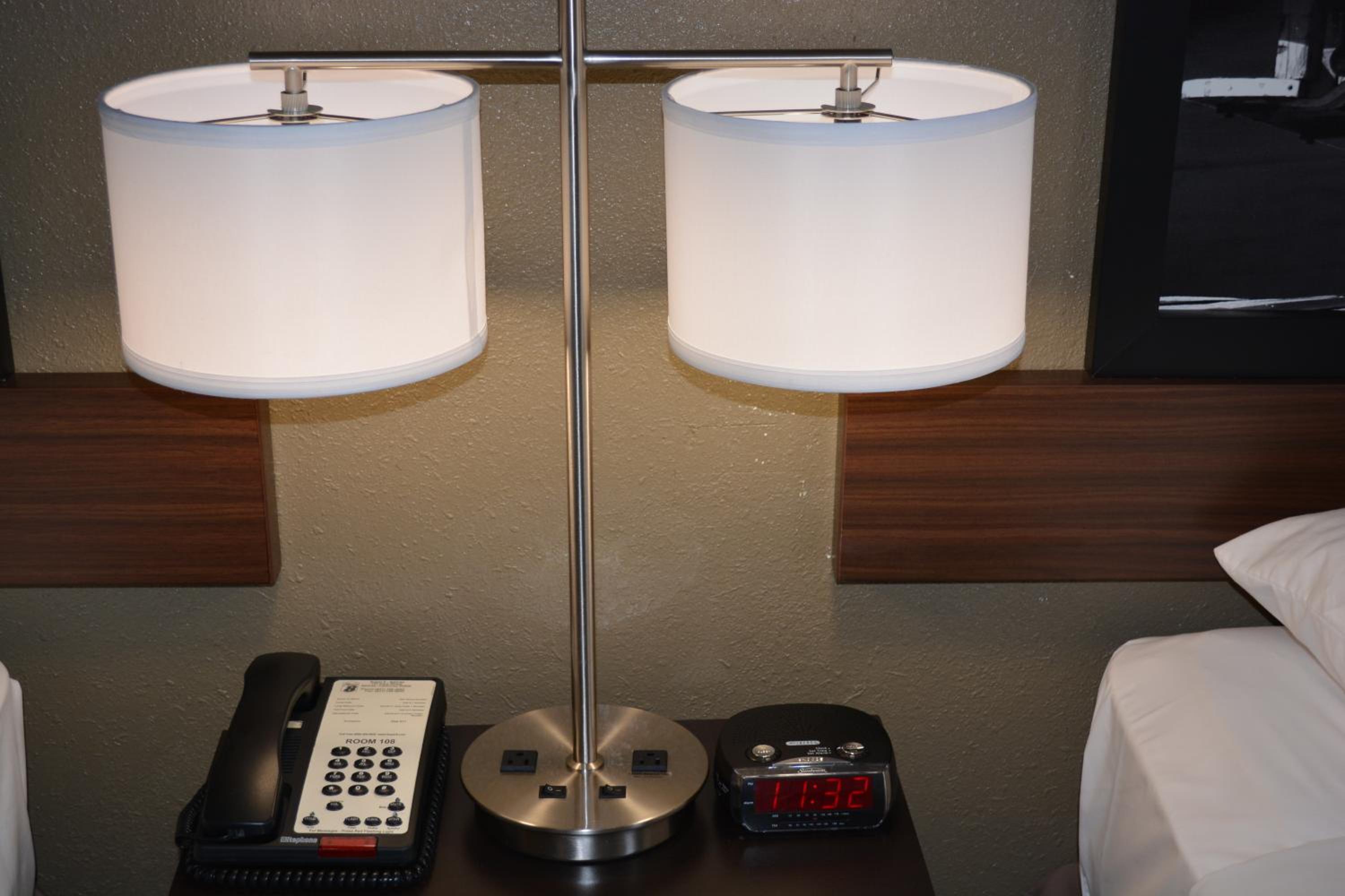 King Room - Non-Smoking photo 3