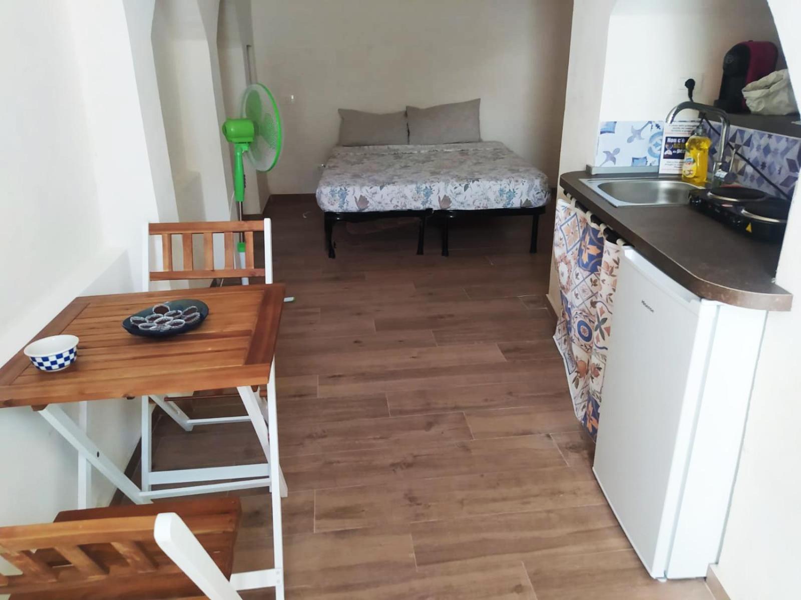 Double Room - Photo 5