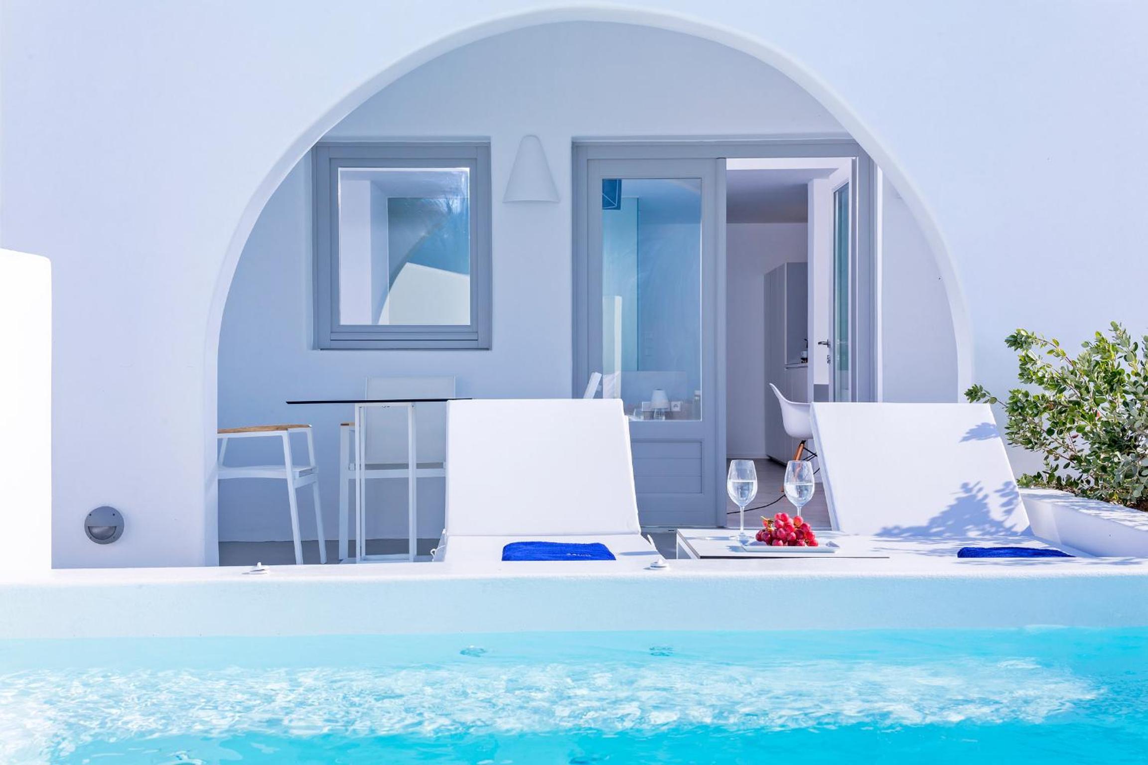 Yellow Suite with Heated Plunge Pool and Caldera View - Photo 5