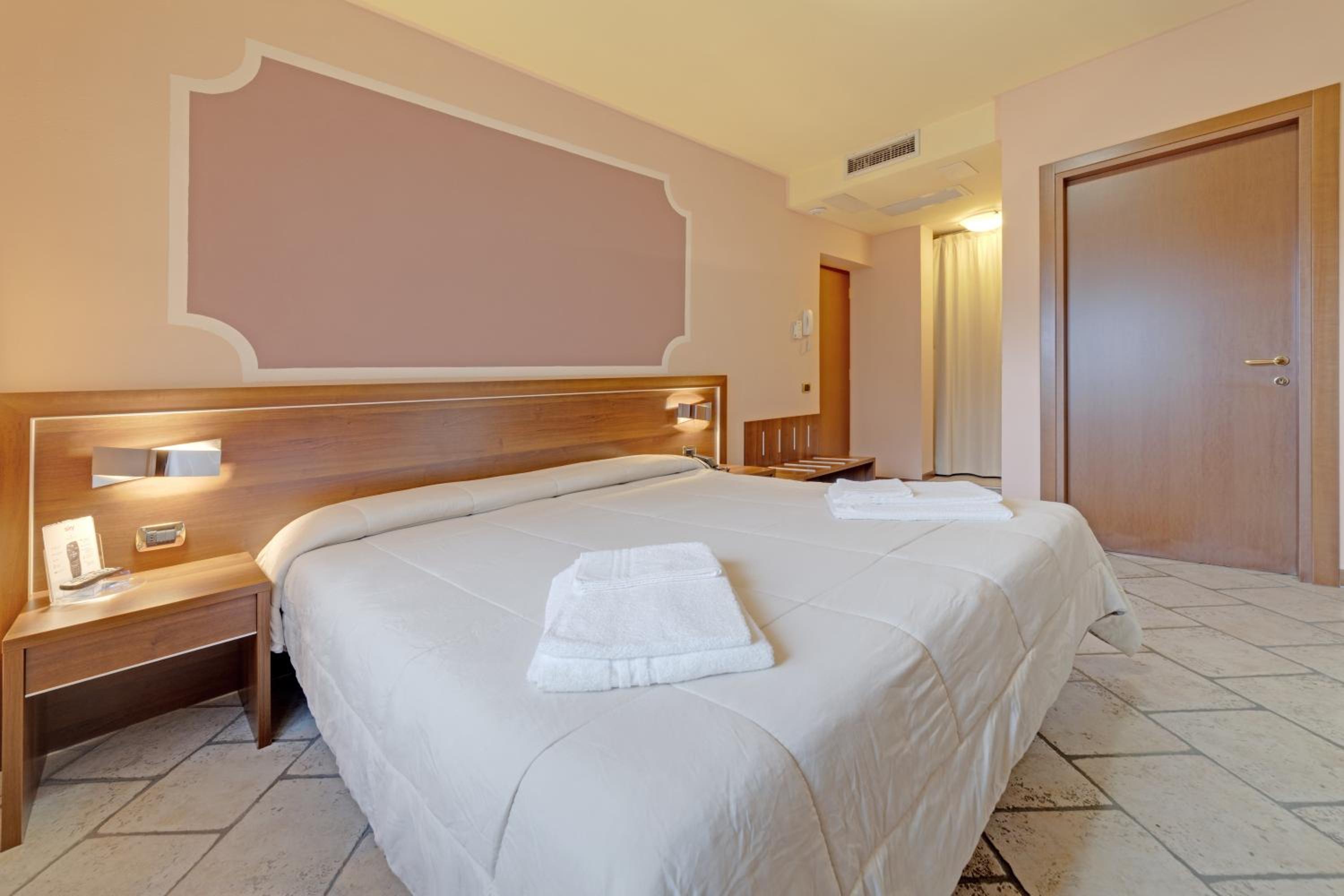 Comfort Double or Twin Room photo 2