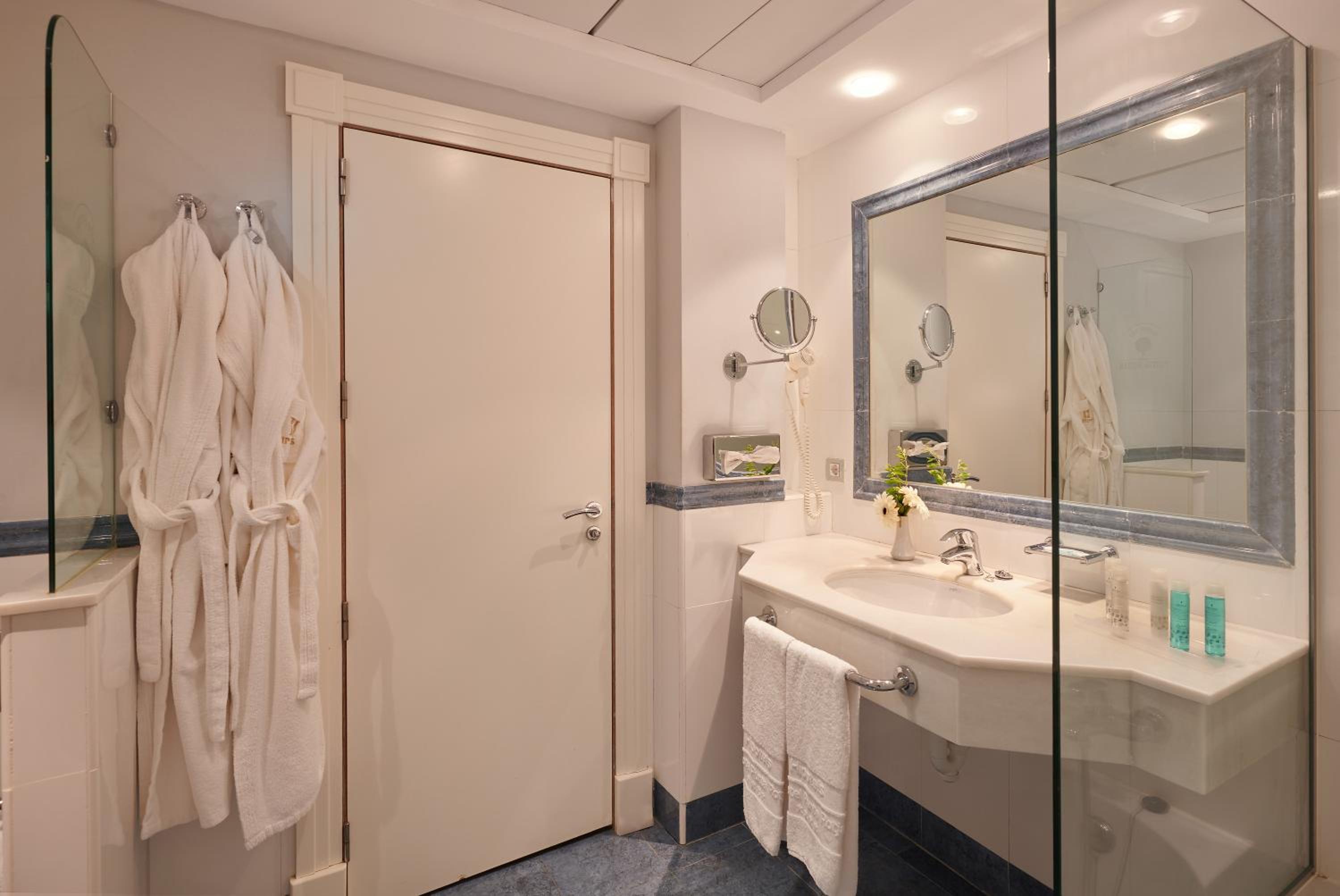 Double Room - Photo 3